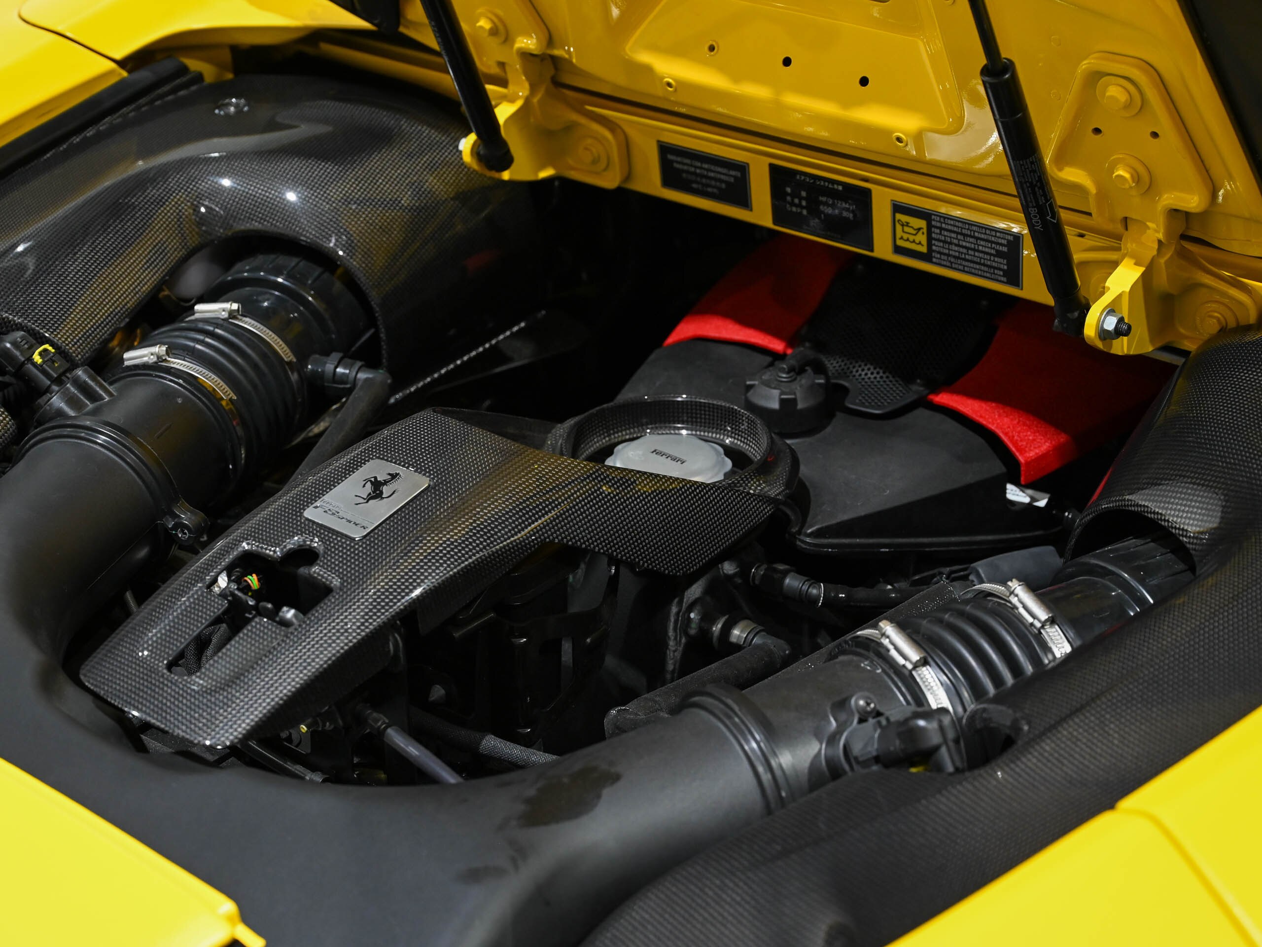 2022 Ferrari F8 Spider — Photo 34 / 36