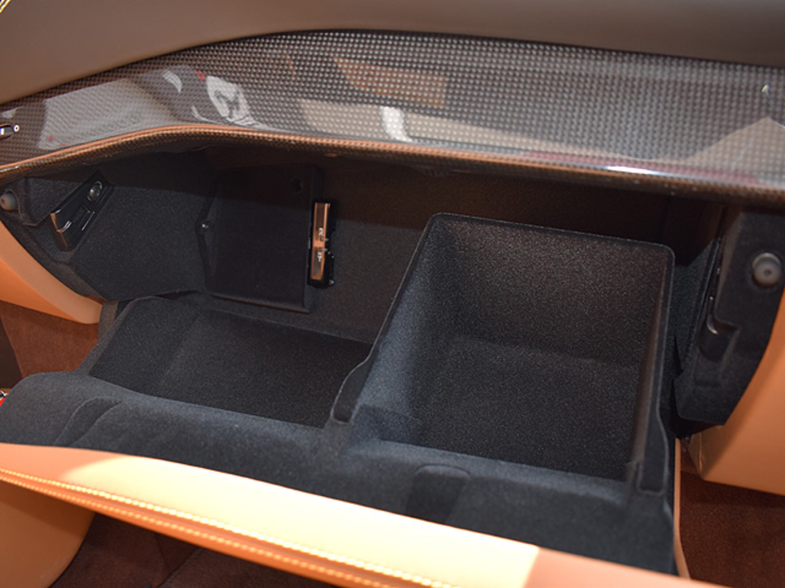 2022 Ferrari F8 Spider — Photo 40 / 46