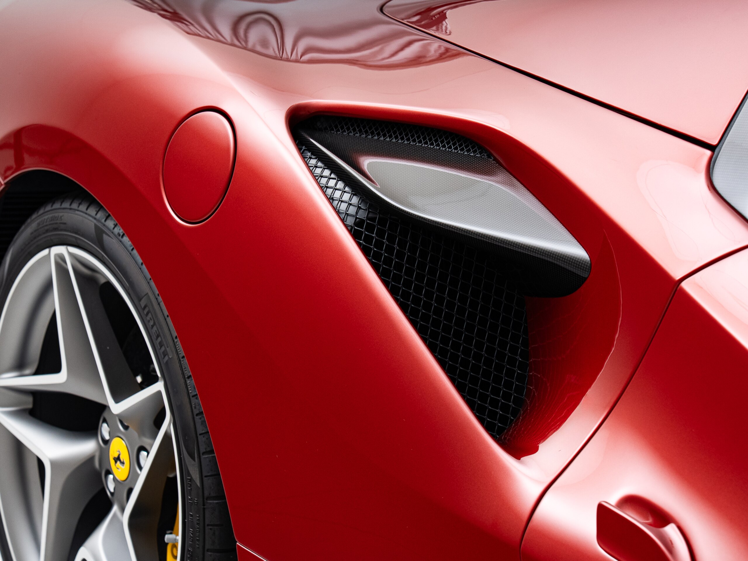 2022 Ferrari F8 Spider — Photo 12 / 64