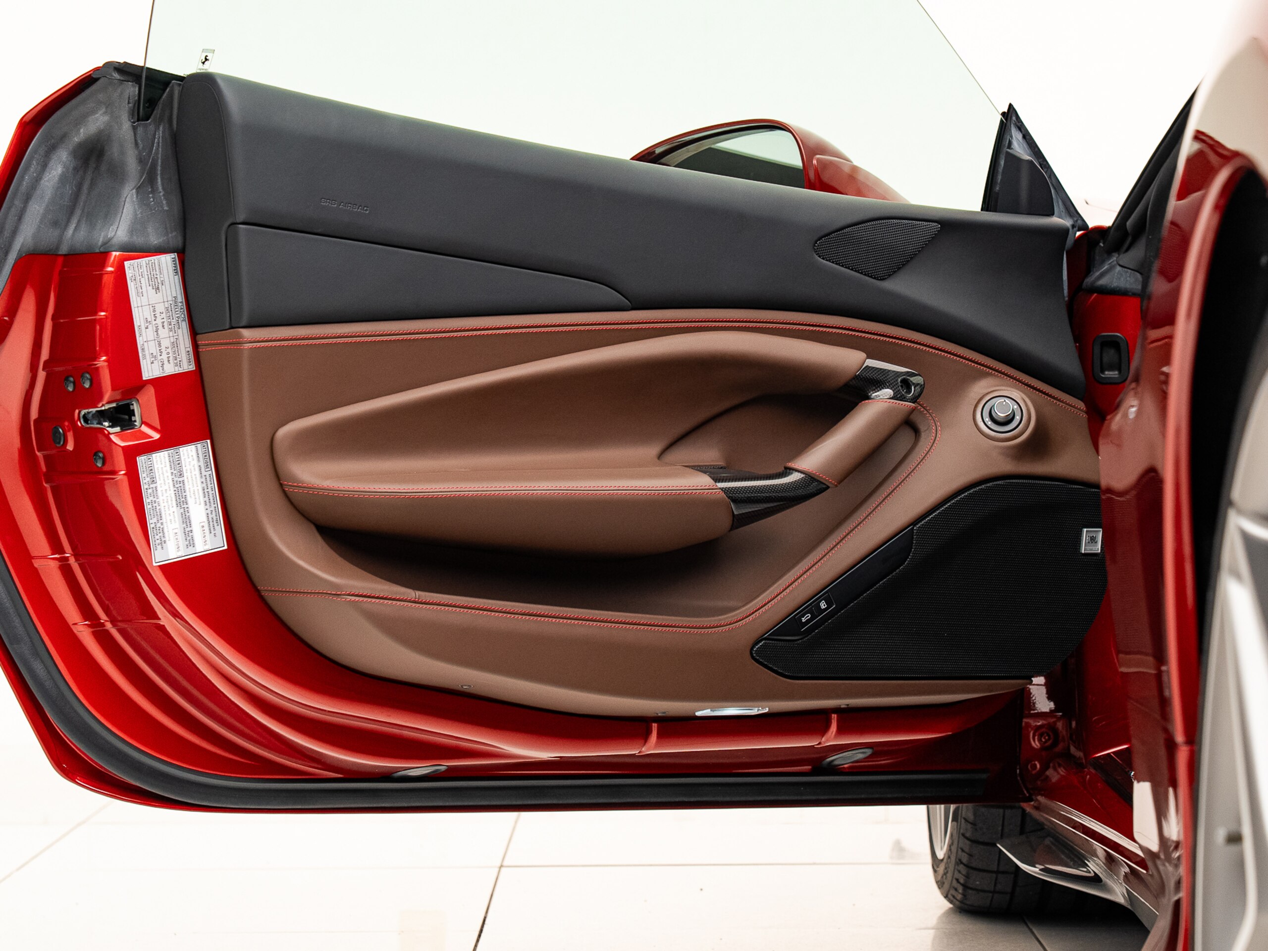 2022 Ferrari F8 Spider — Photo 35 / 64