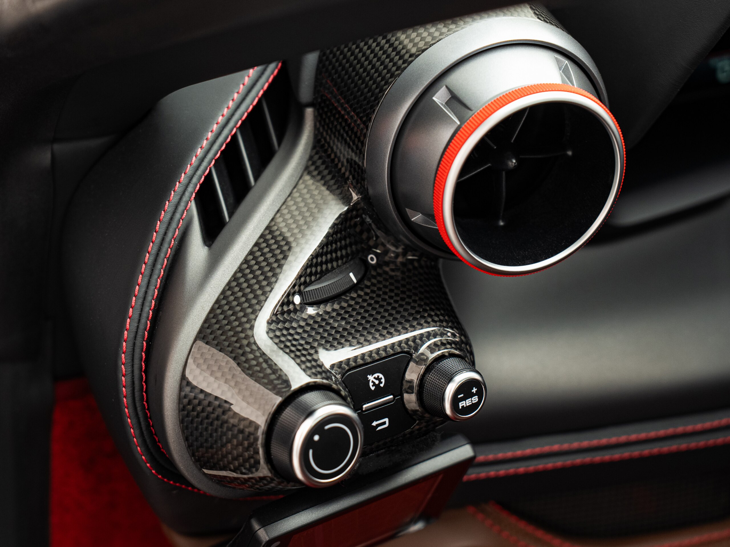 2022 Ferrari F8 Spider — Photo 39 / 64
