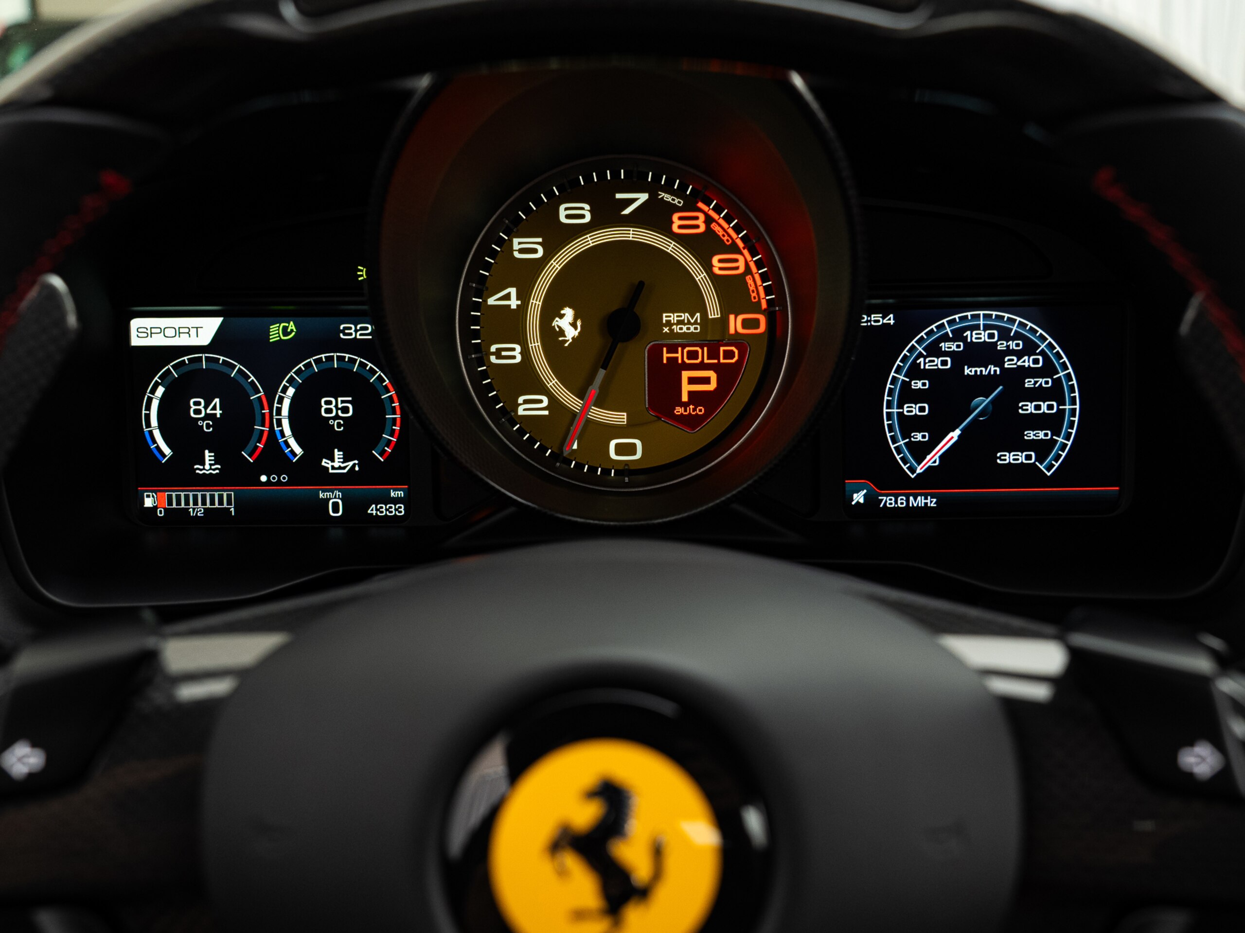 2022 Ferrari F8 Spider — Photo 43 / 64