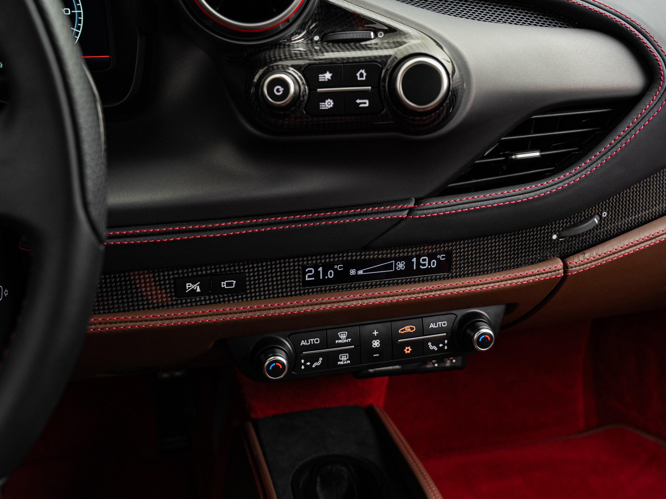 2022 Ferrari F8 Spider — Photo 46 / 64