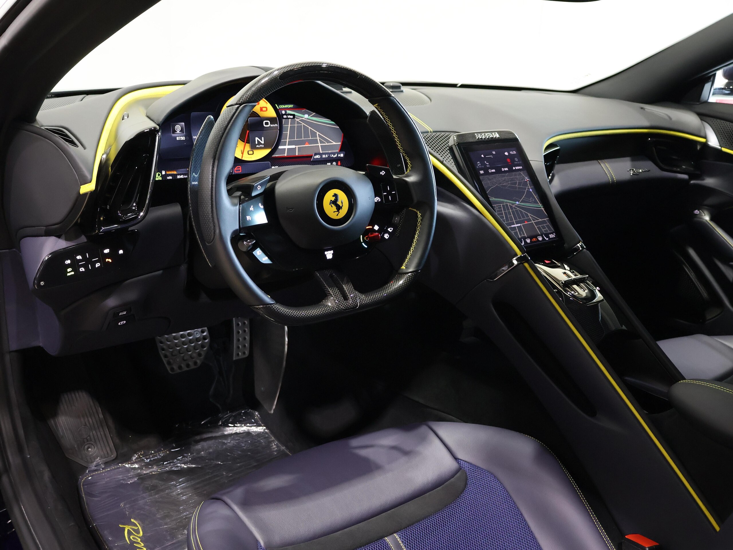 2022 Ferrari Roma Tailor Made — Photo 12 / 26