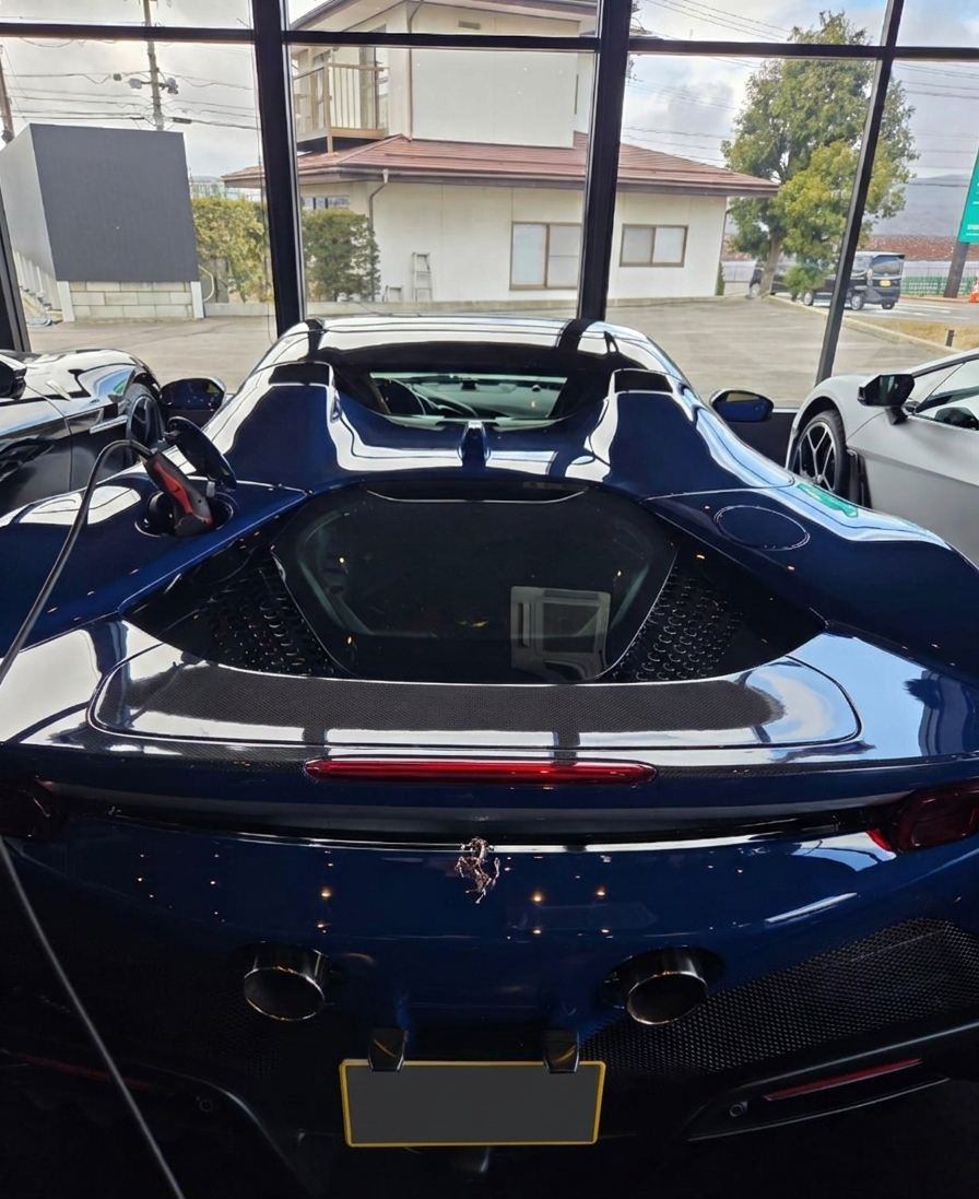2022 Ferrari SF90 Spider Tailor Made — Photo 7 / 27