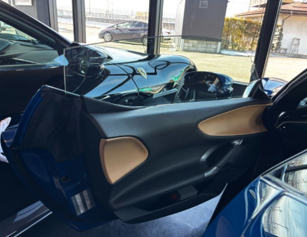 2022 Ferrari SF90 Spider Tailor Made — Photo 9 / 27
