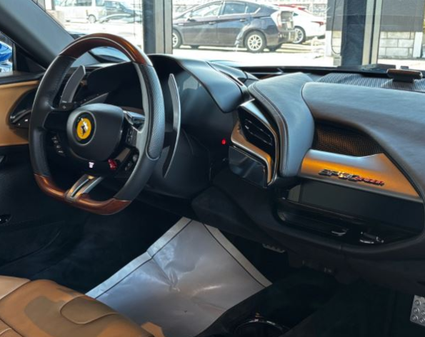 2022 Ferrari SF90 Spider Tailor Made — Photo 16 / 27
