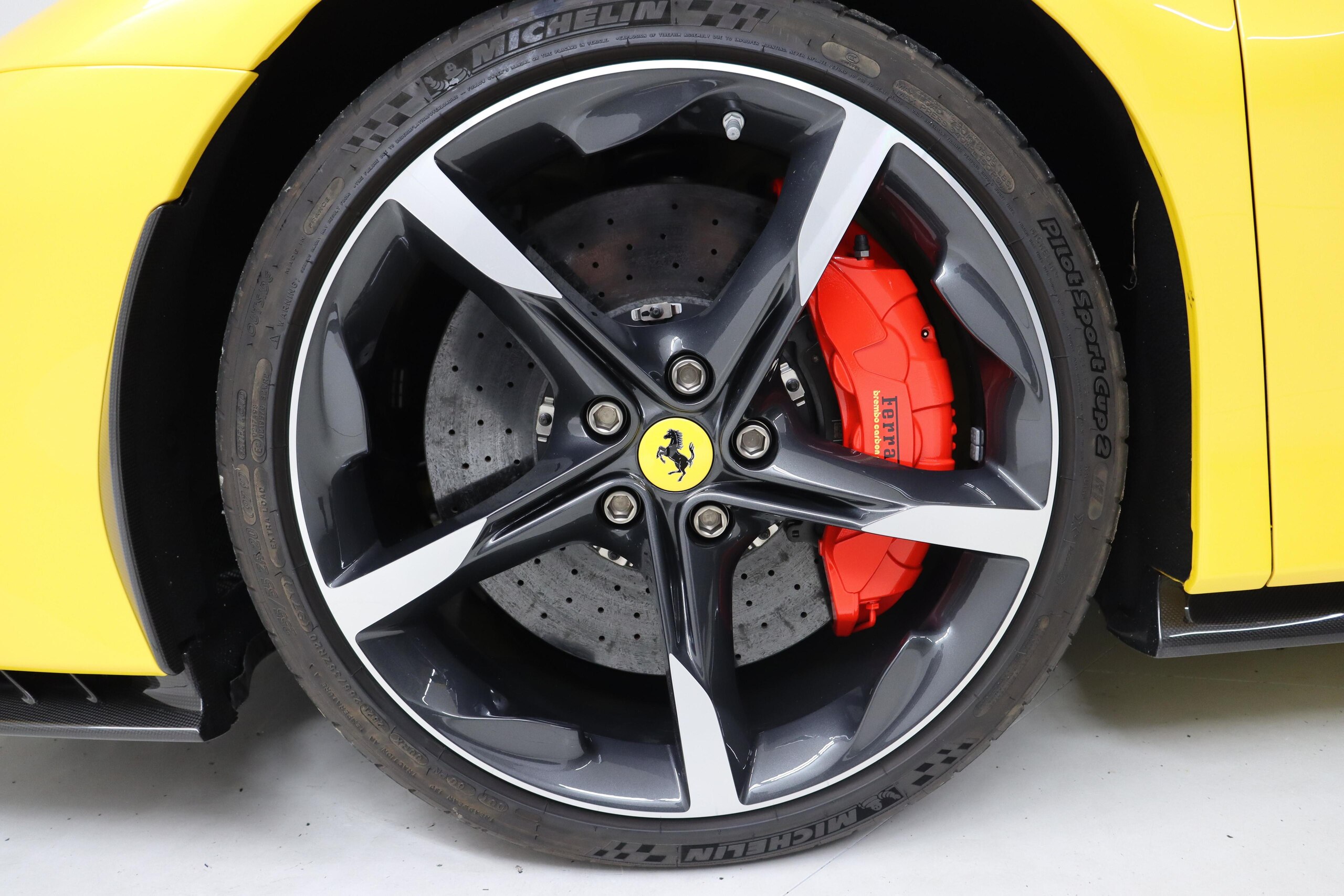 2022 Ferrari SF90 Stradale — Photo 23 / 27