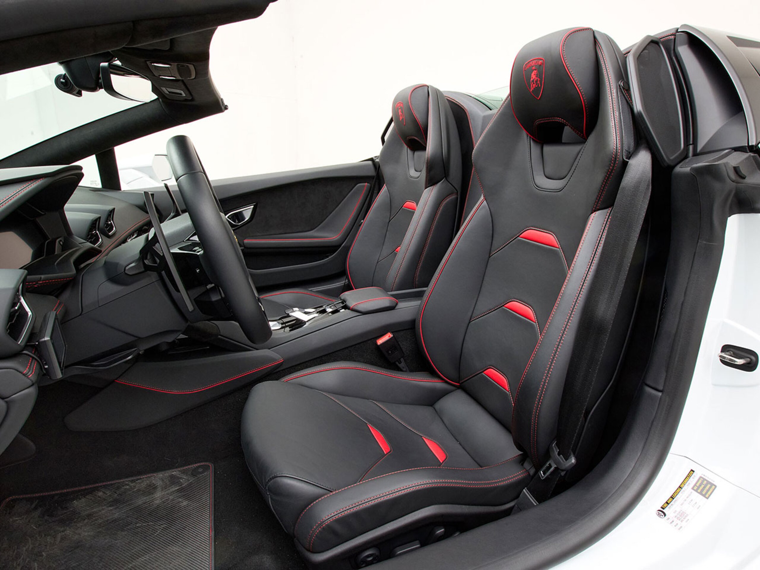 2022 Lamborghini Huracán EVO Spyder — Photo 8 / 45