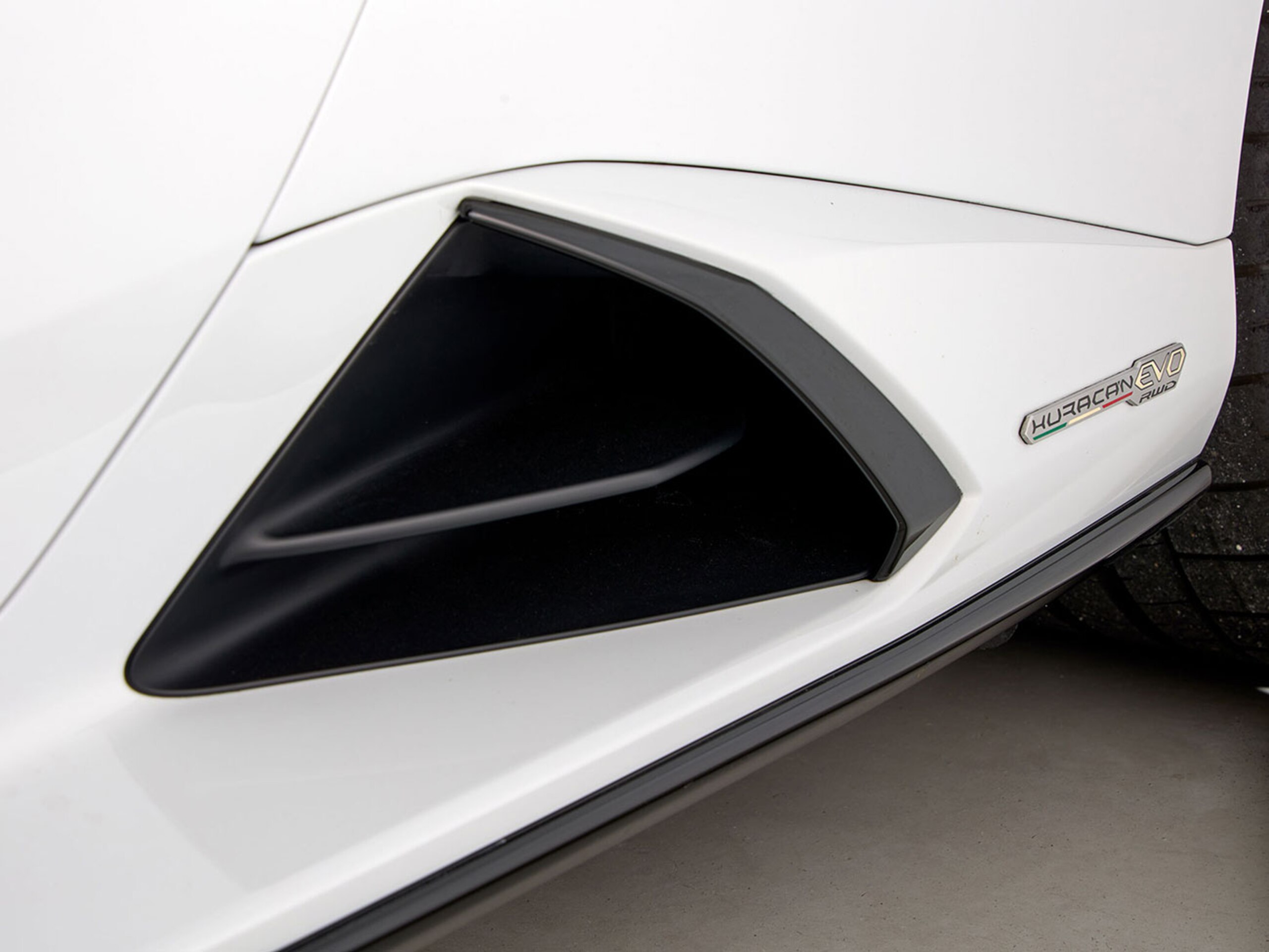 2022 Lamborghini Huracán EVO Spyder — Photo 15 / 45