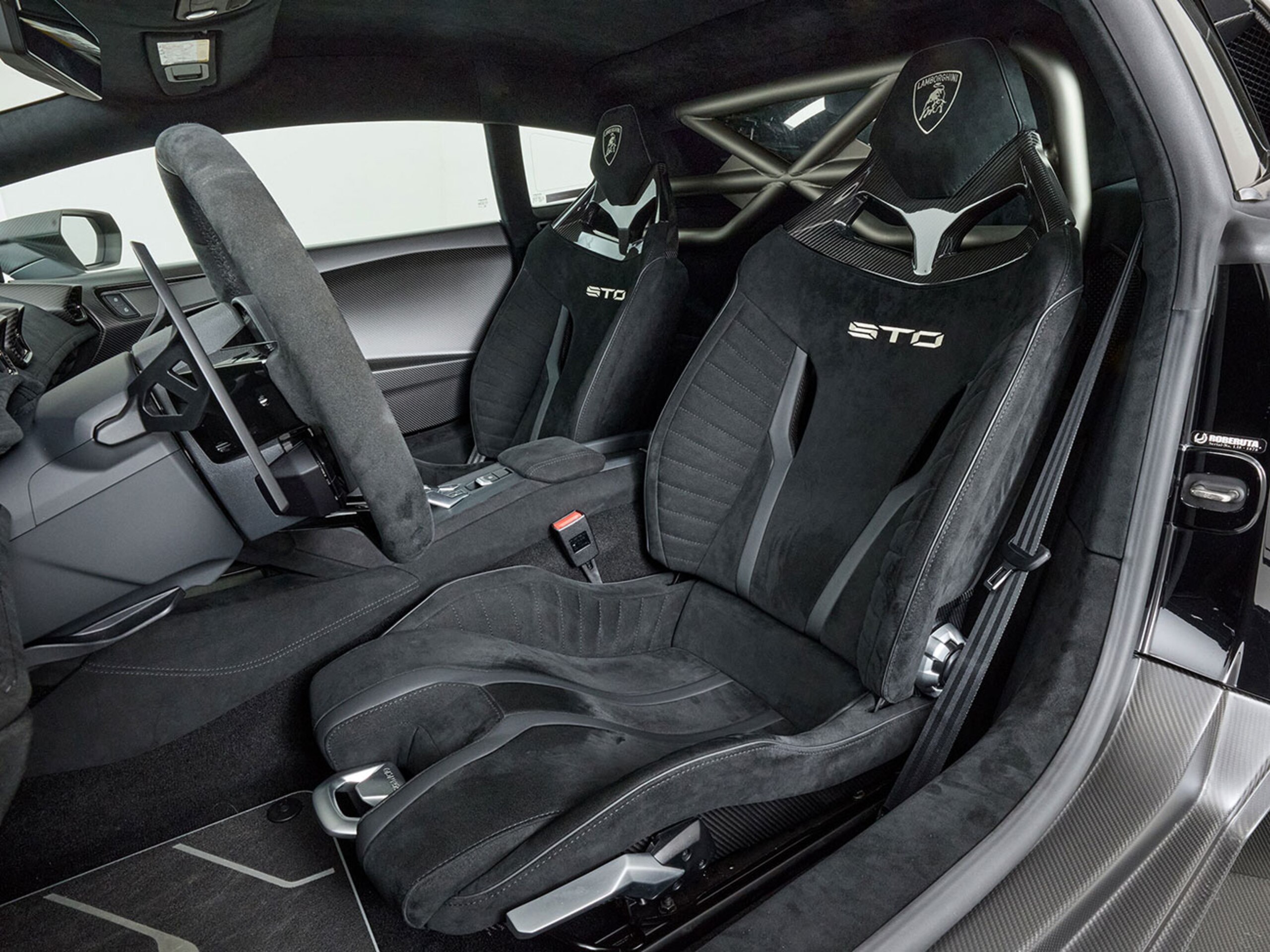 2022 Lamborghini Huracán STO — Photo 6 / 43