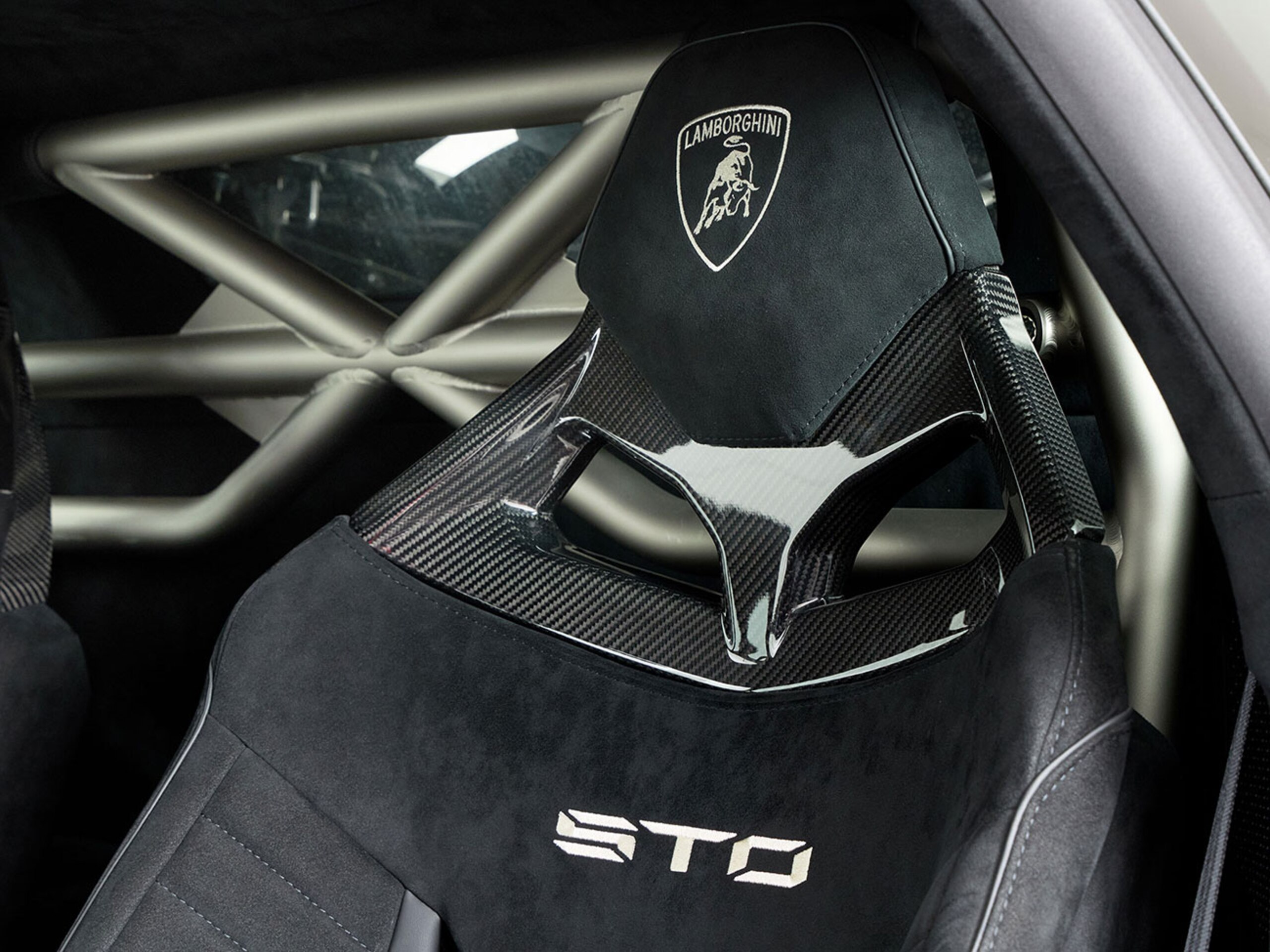 2022 Lamborghini Huracán STO — Photo 7 / 38