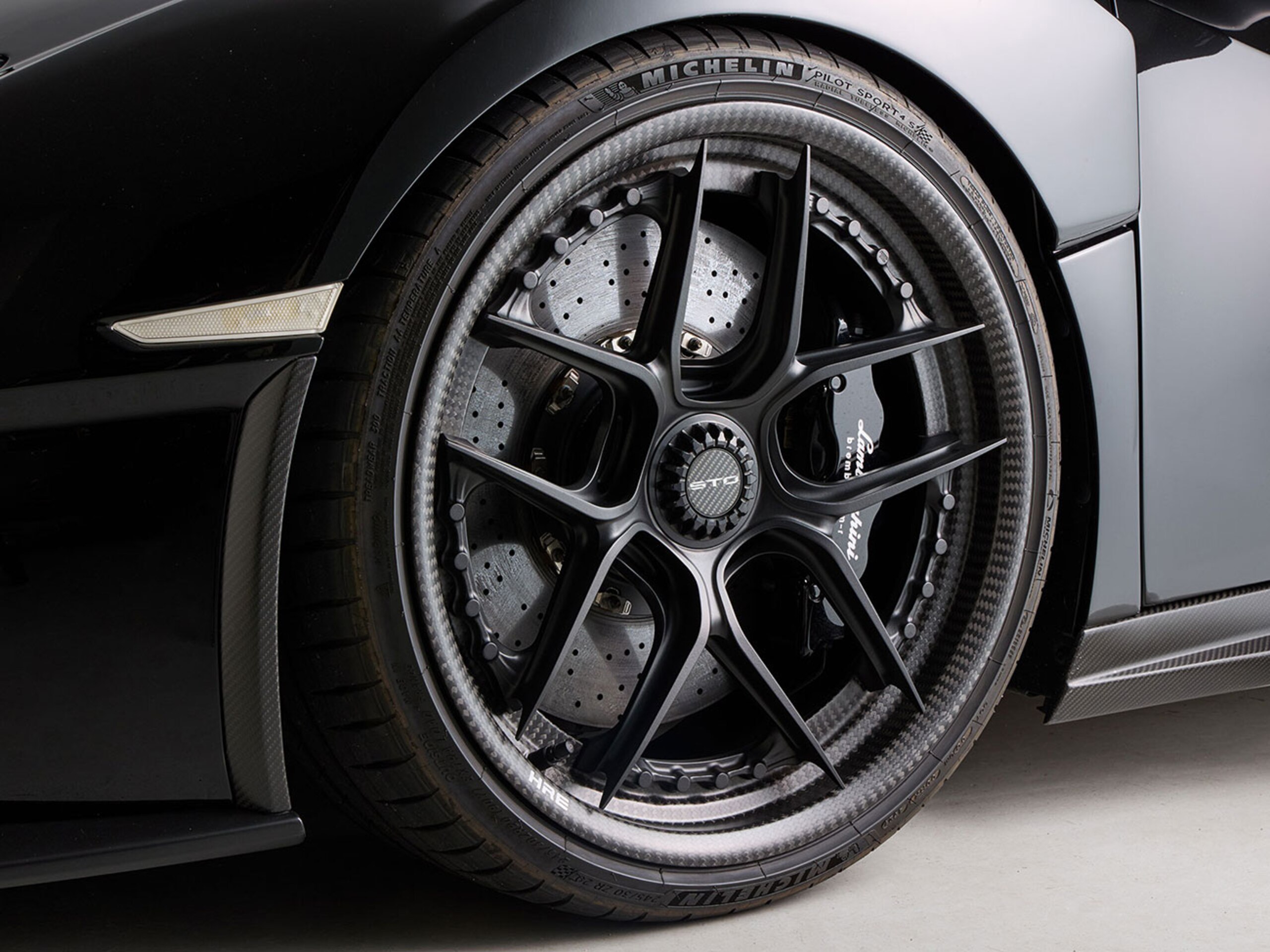 2022 Lamborghini Huracán STO — Photo 14 / 43