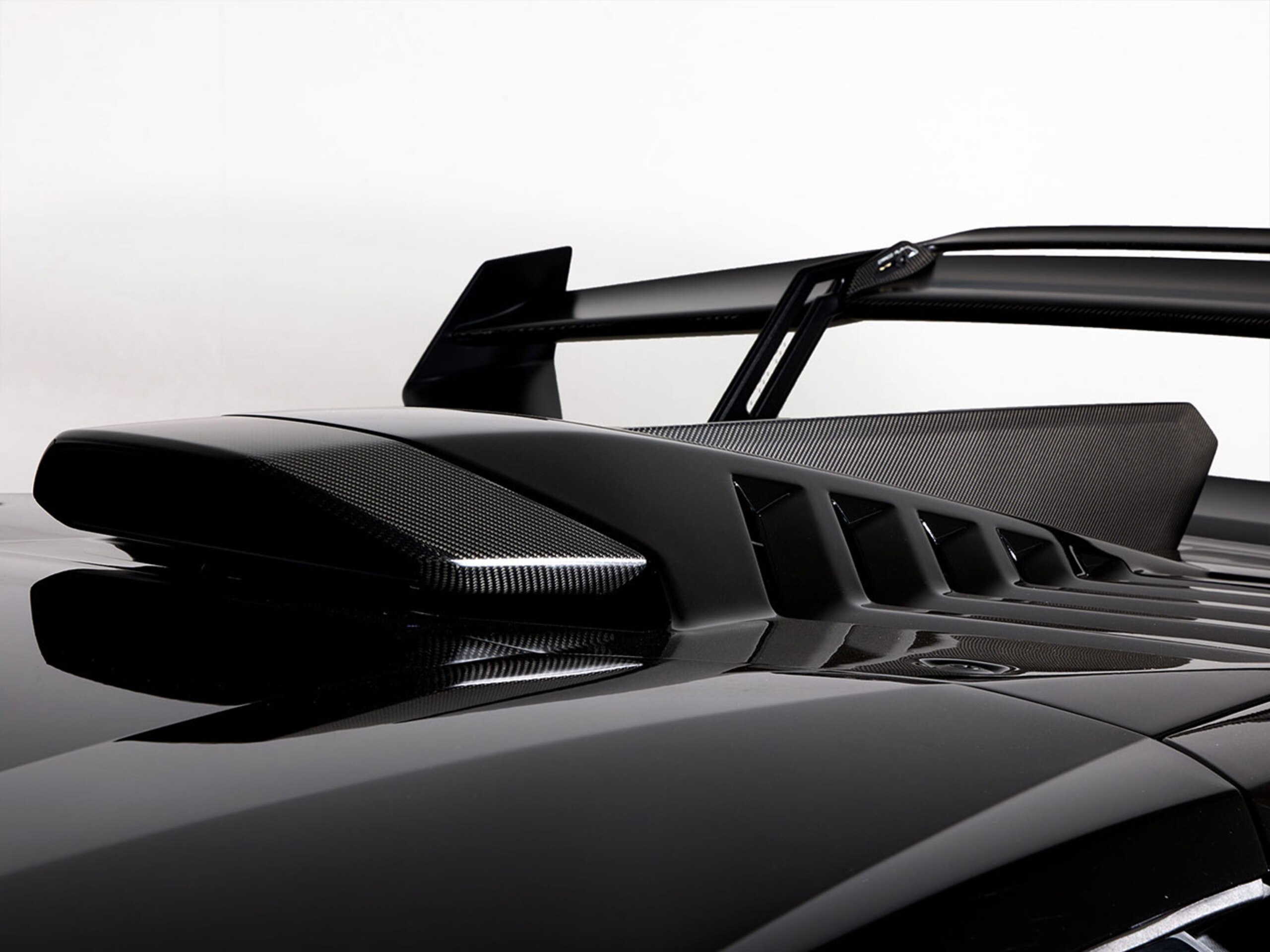 2022 Lamborghini Huracán STO — Photo 15 / 38