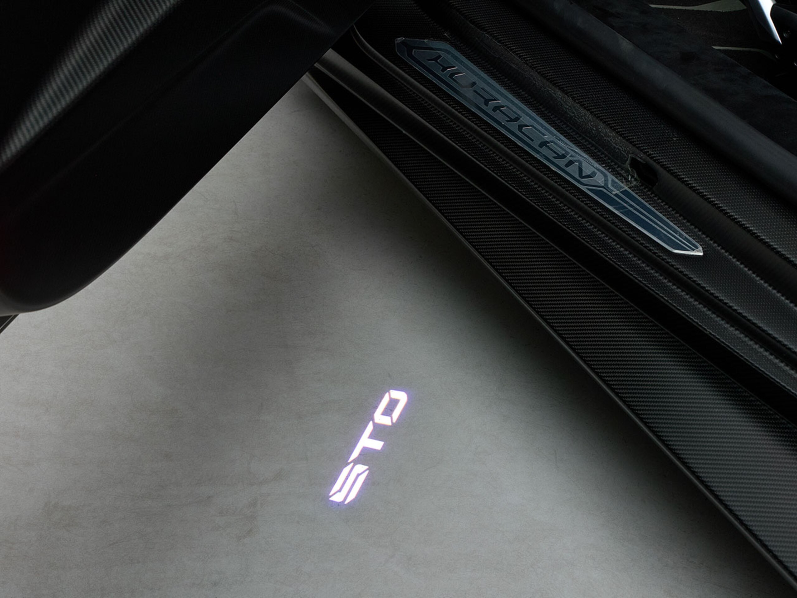 2022 Lamborghini Huracán STO — Photo 24 / 43