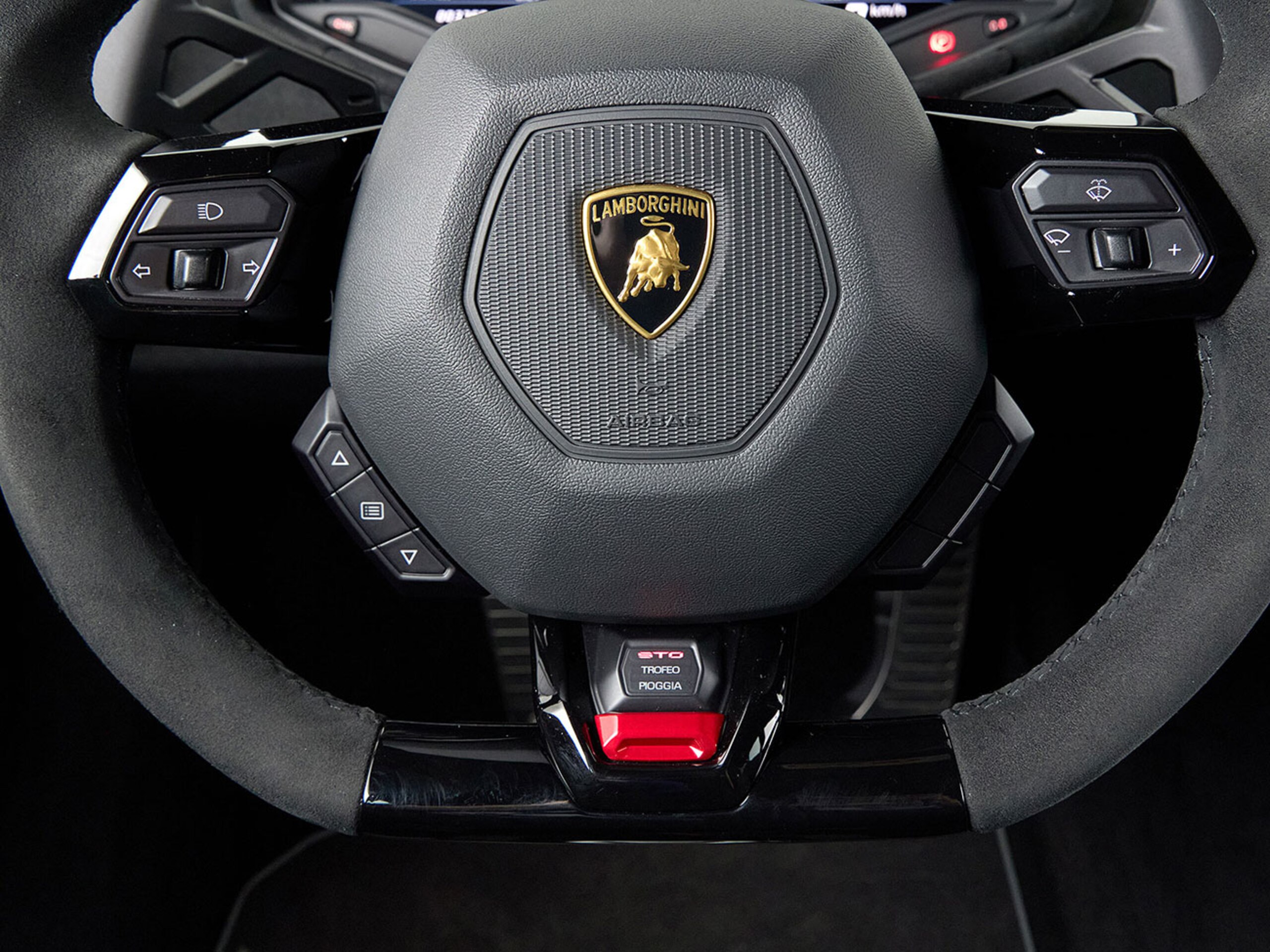 2022 Lamborghini Huracán STO — Photo 28 / 43