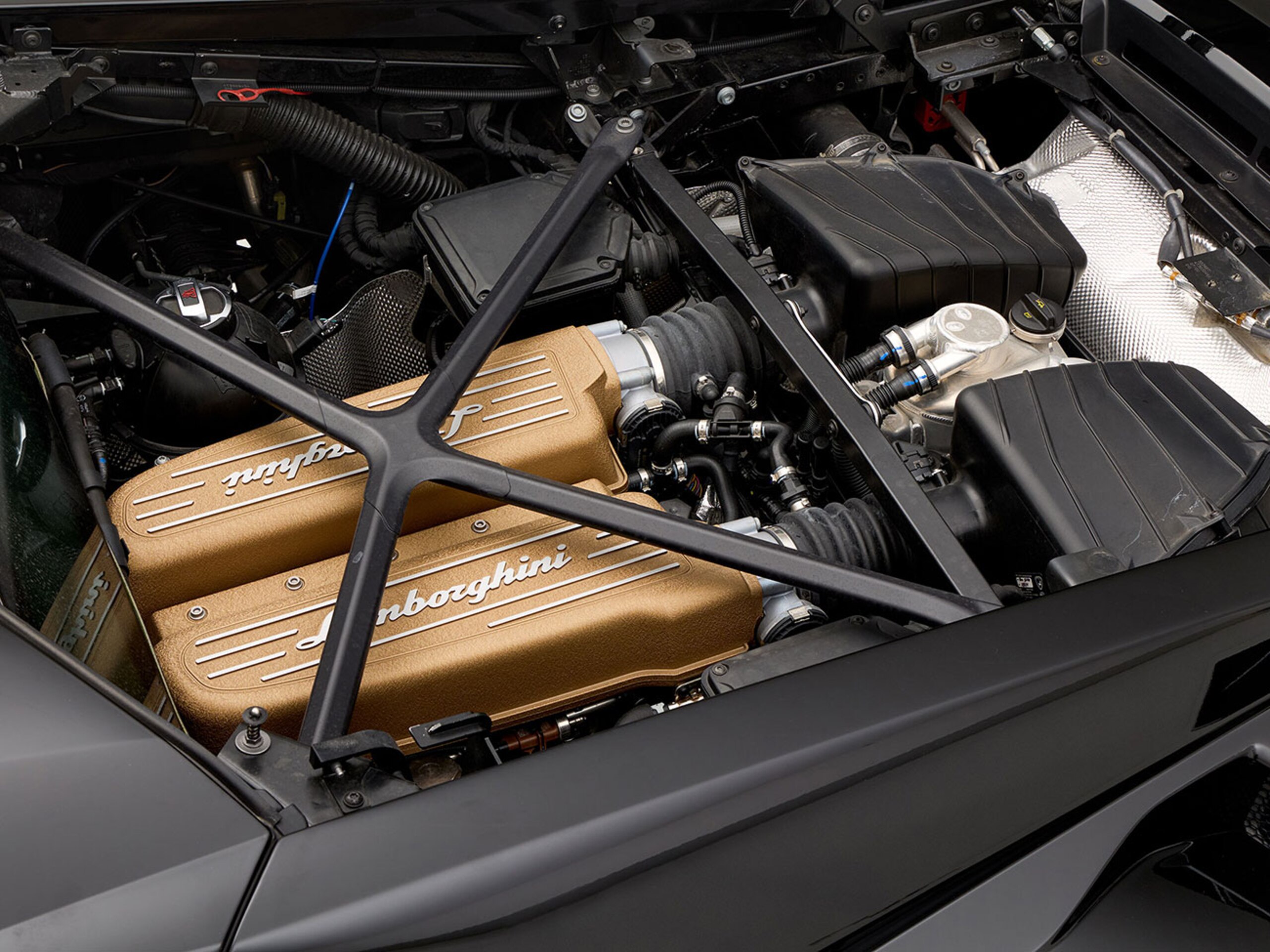 2022 Lamborghini Huracán STO — Photo 42 / 43