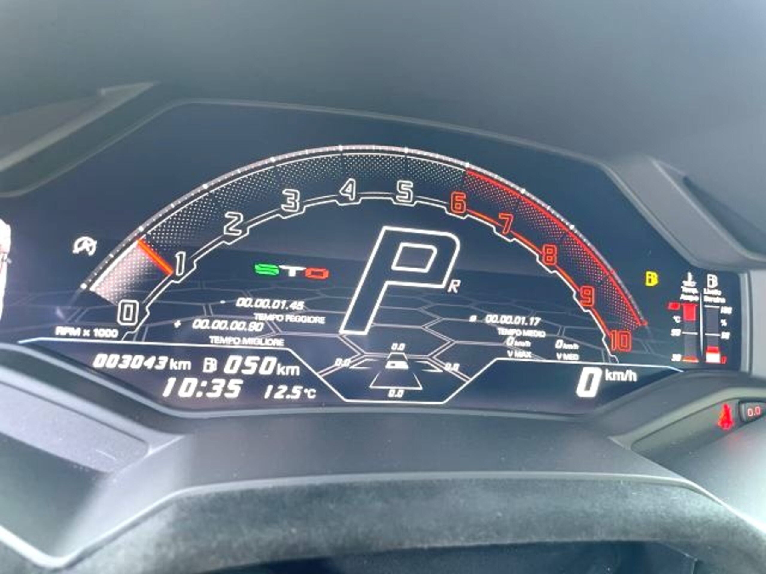 2022 Lamborghini Huracán STO — Photo 12 / 19