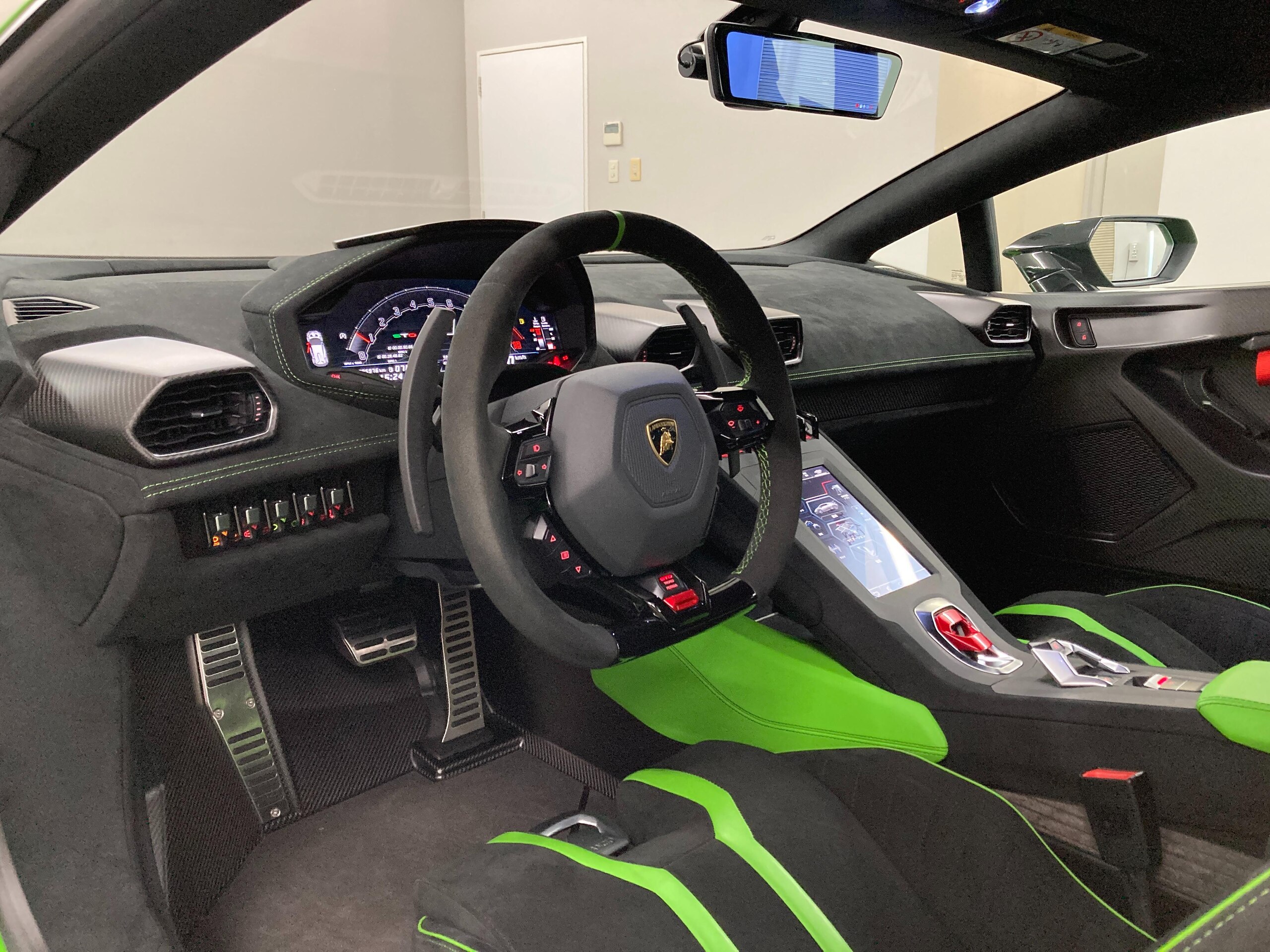 2022 Lamborghini Huracán STO — Photo 6 / 57