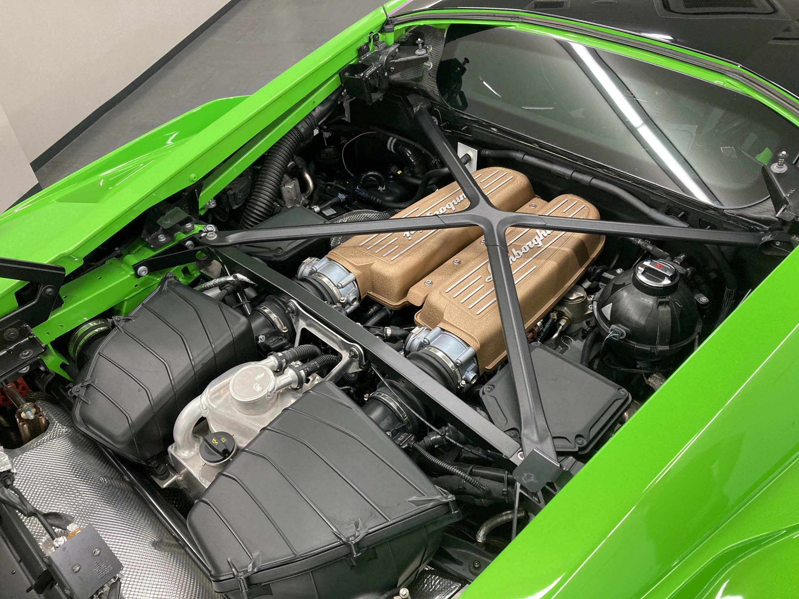 2022 Lamborghini Huracán STO — Photo 17 / 57