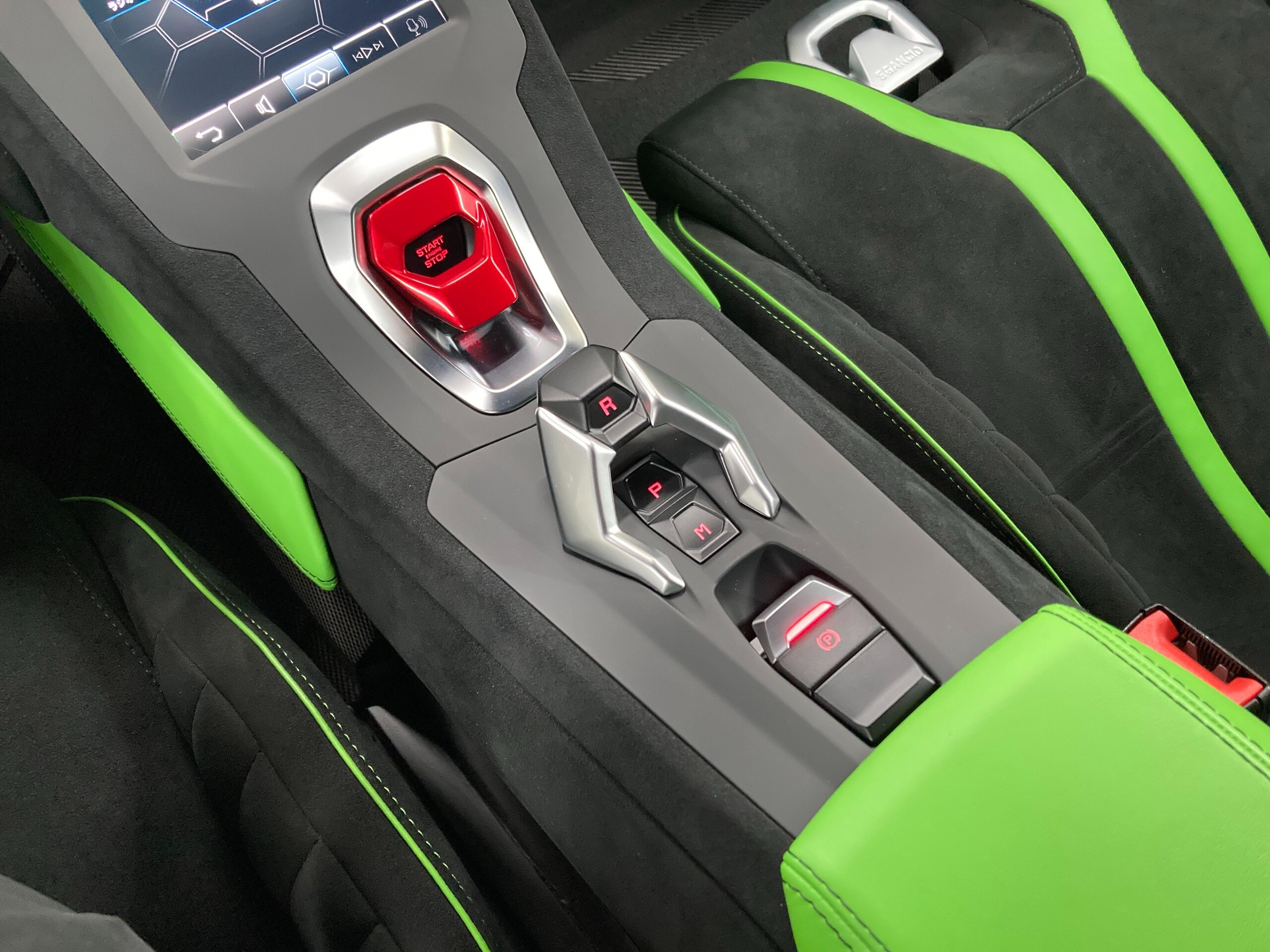 2022 Lamborghini Huracán STO — Photo 31 / 57