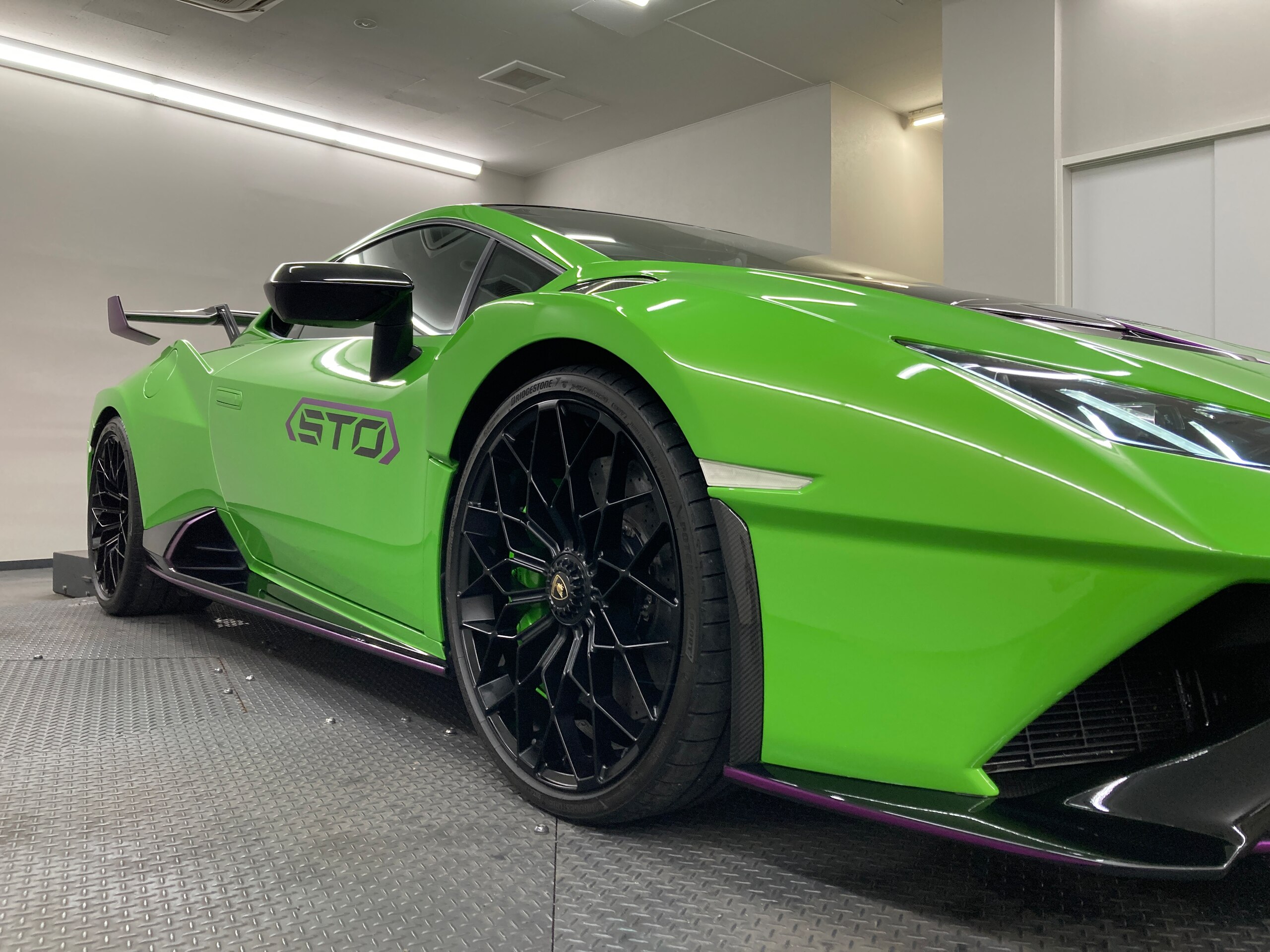 2022 Lamborghini Huracán STO — Photo 54 / 57