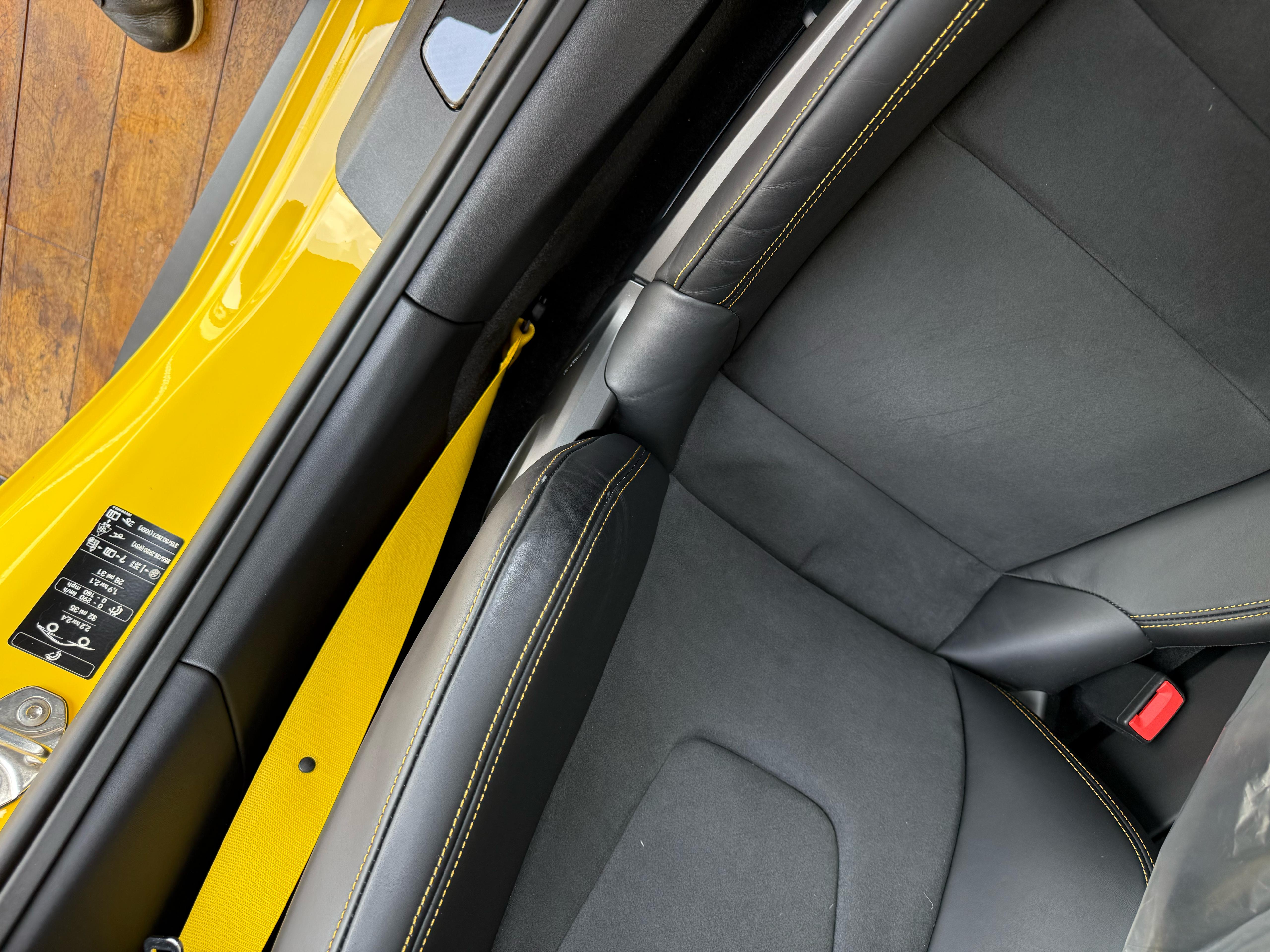 2022 Porsche 911 GT3 — Photo 6 / 14