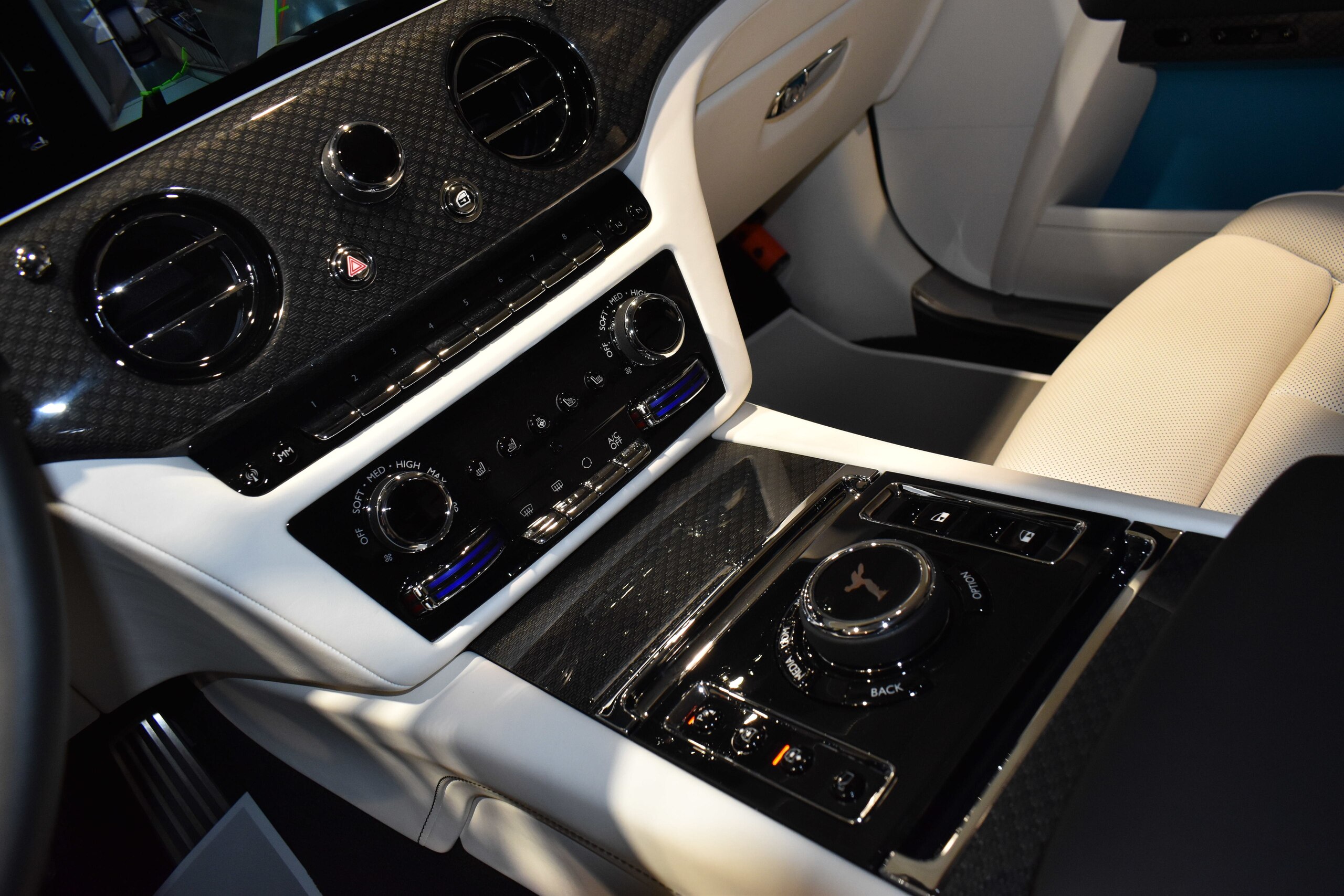 2022 Rolls-Royce Ghost Black Badge — Photo 10 / 37