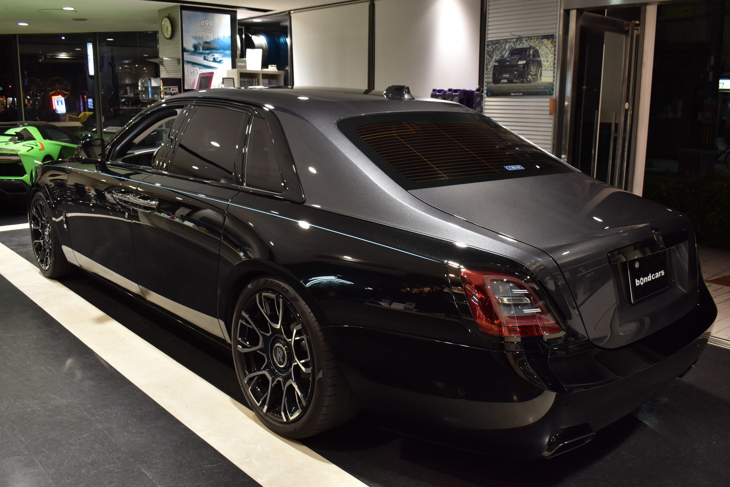 2022 Rolls-Royce Ghost Black Badge — Photo 11 / 37