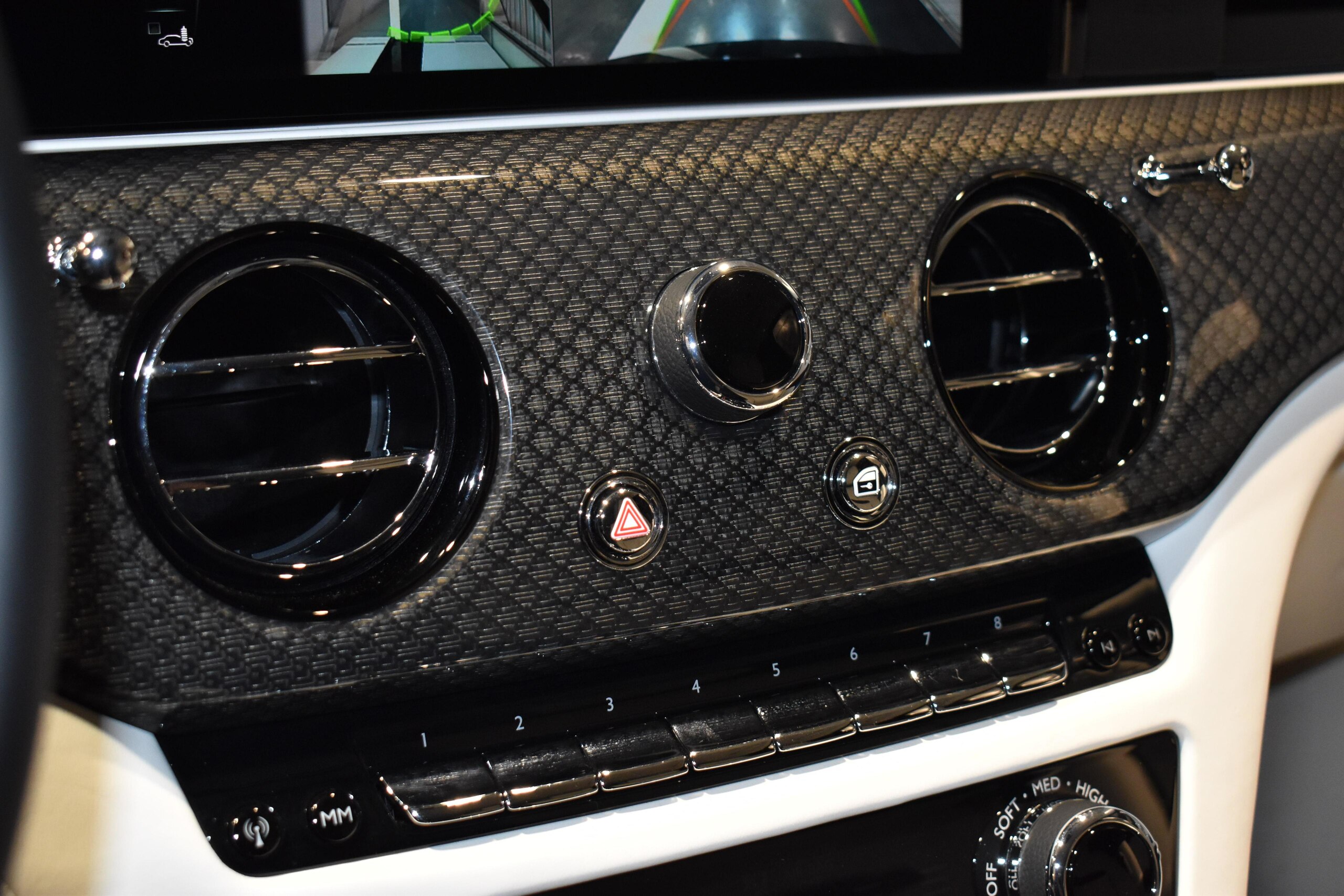 2022 Rolls-Royce Ghost Black Badge — Photo 21 / 37