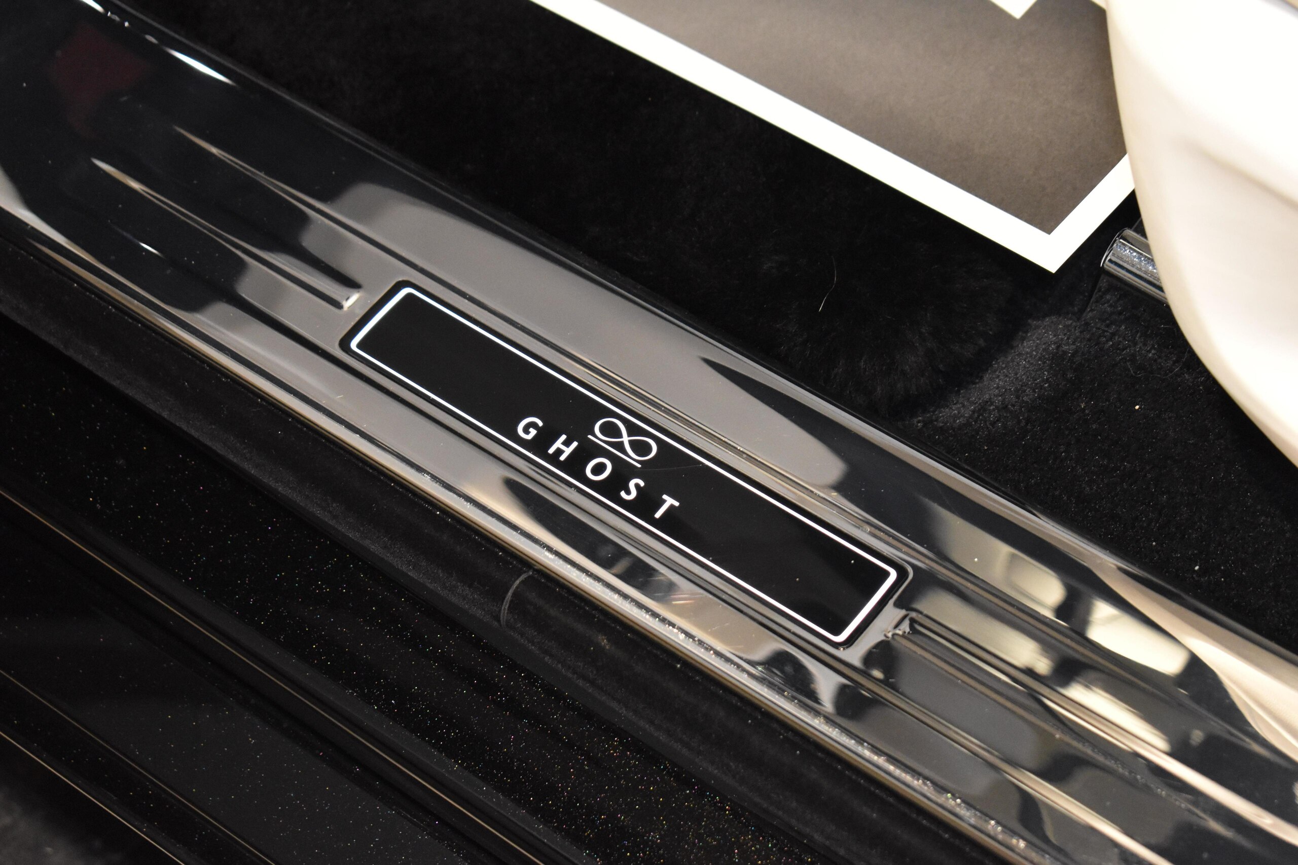 2022 Rolls-Royce Ghost Black Badge — Photo 22 / 37