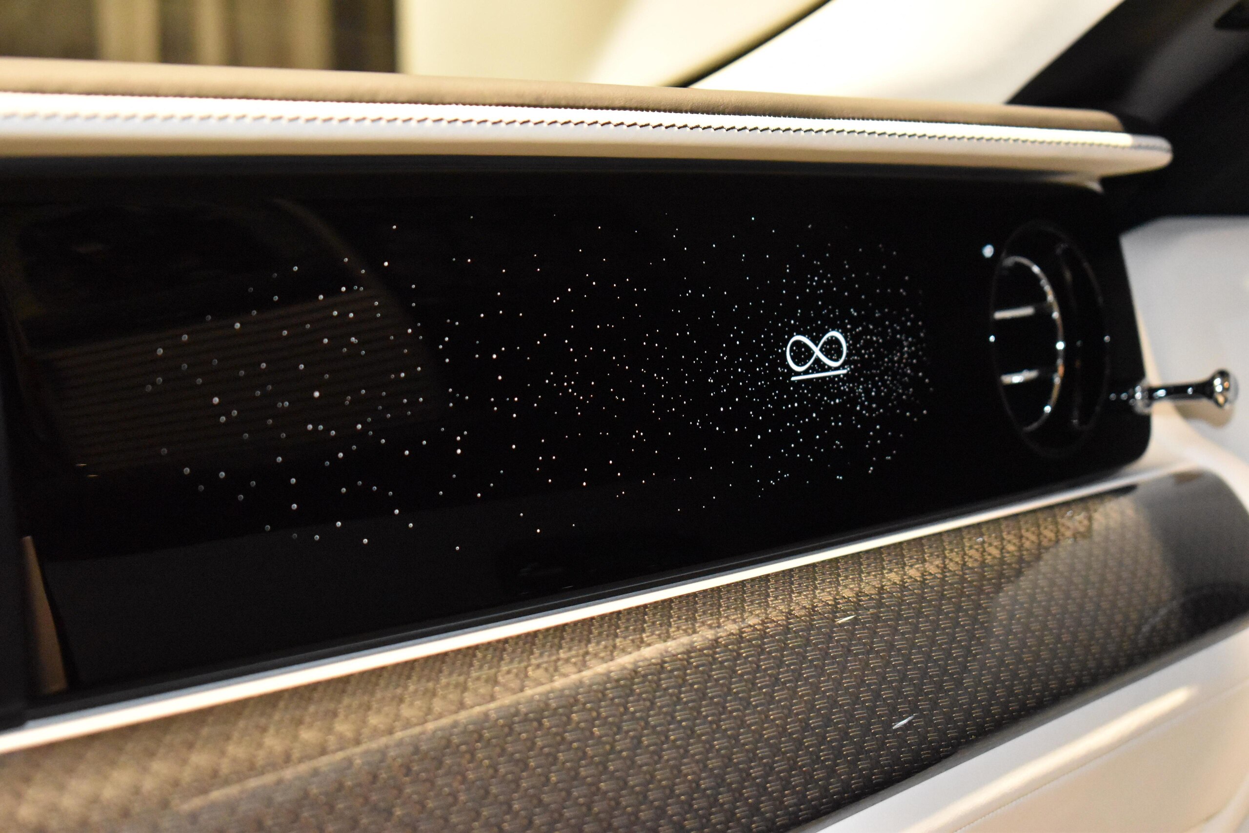 2022 Rolls-Royce Ghost Black Badge — Photo 24 / 37