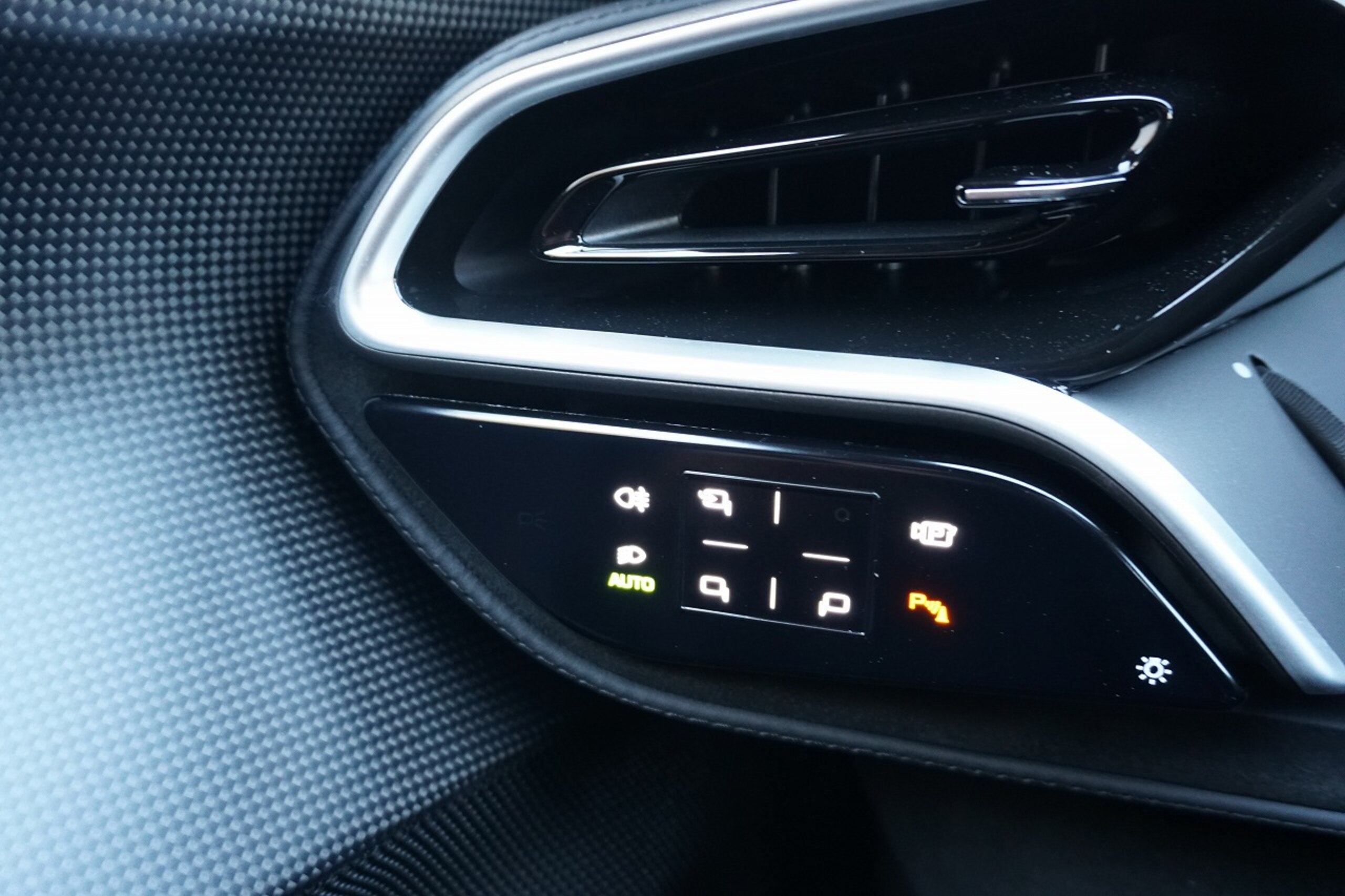 2023 Ferrari 296GTB — Photo 16 / 39