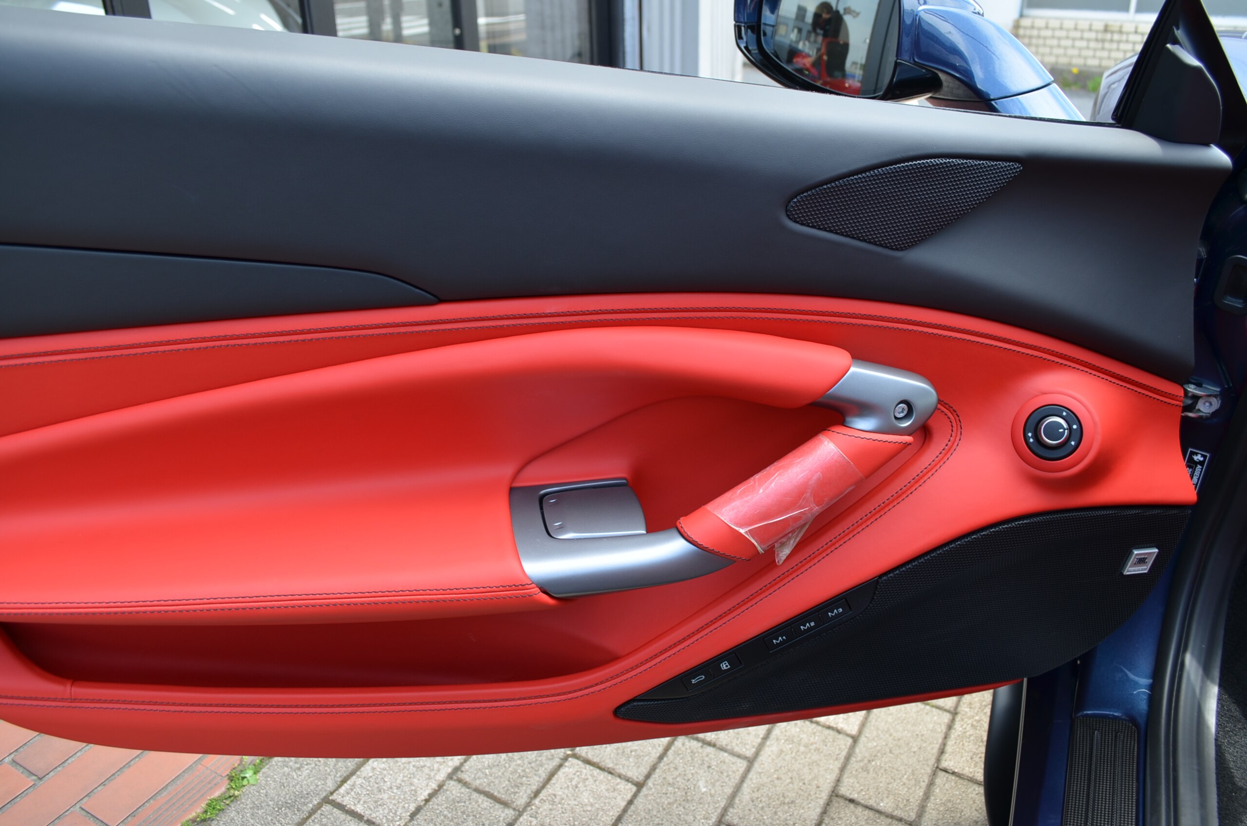2023 Ferrari F8 Spider — Photo 16 / 21