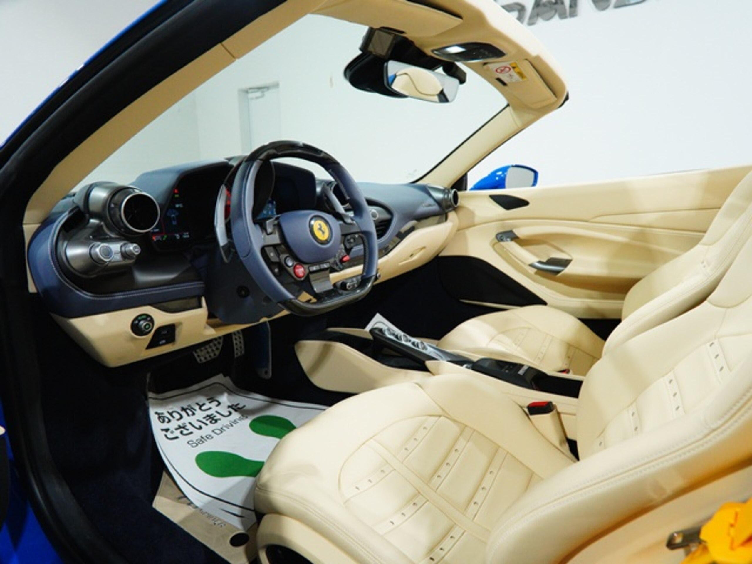 2023 Ferrari F8 Spider — Photo 7 / 34