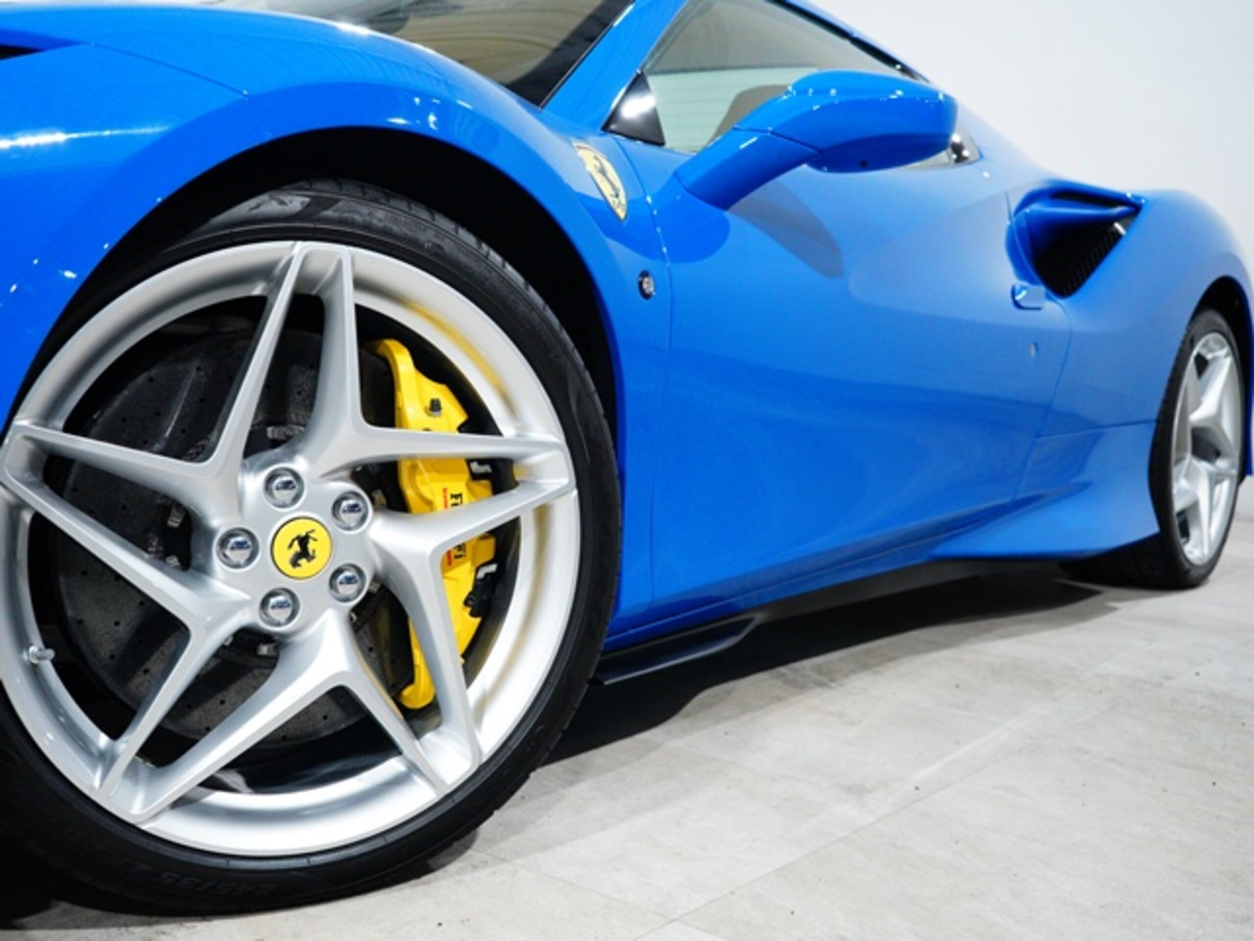 2023 Ferrari F8 Spider — Photo 20 / 34