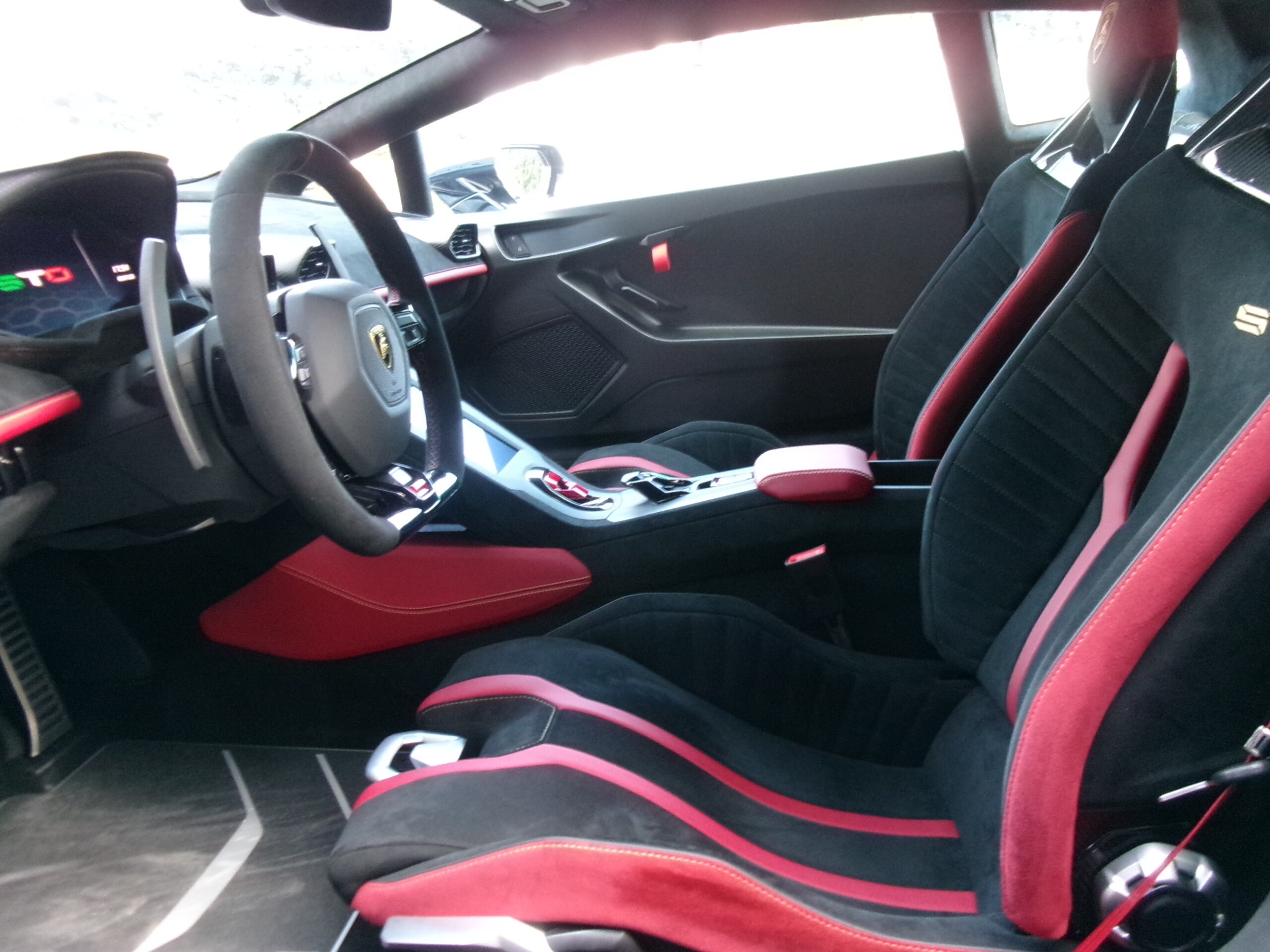 2023 Lamborghini Huracán STO — Photo 6 / 44