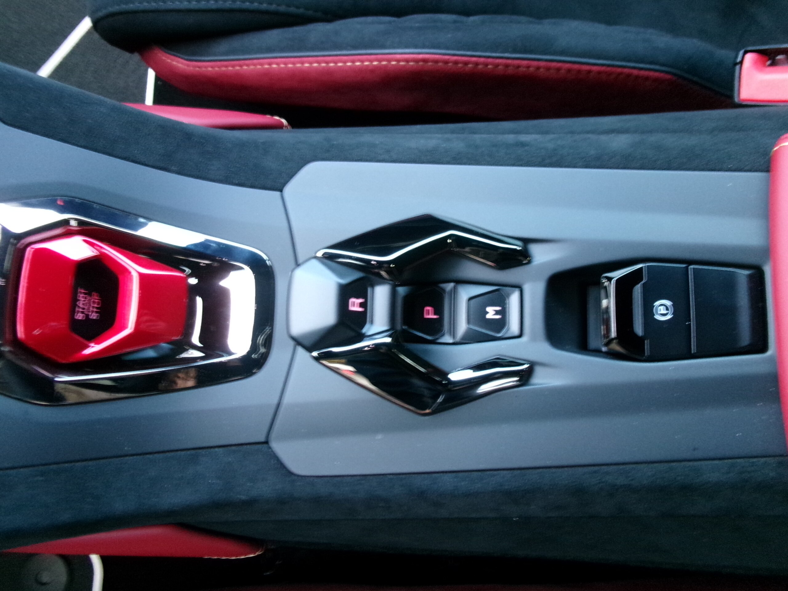 2023 Lamborghini Huracán STO — Photo 9 / 44