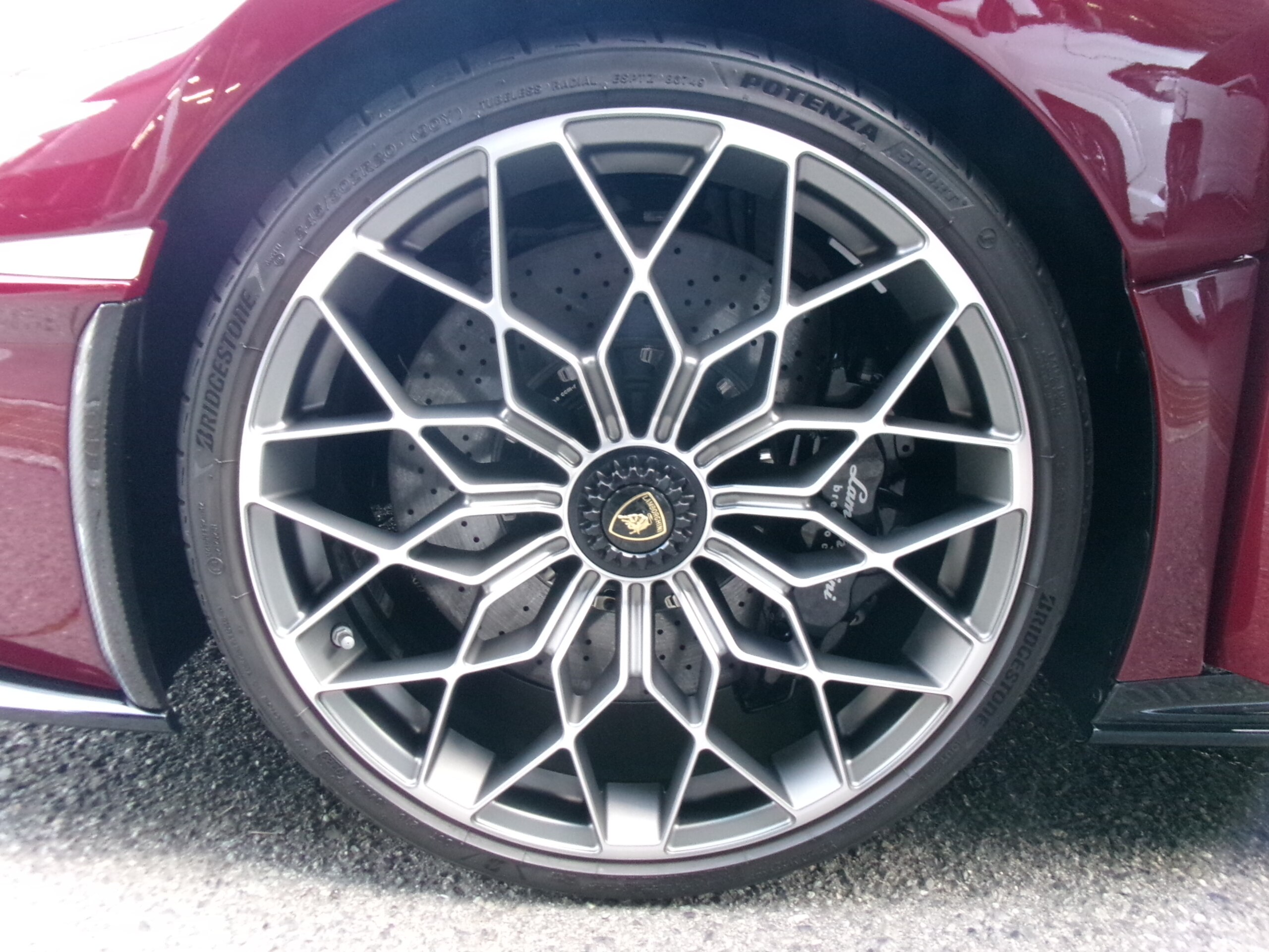 2023 Lamborghini Huracán STO — Photo 16 / 44