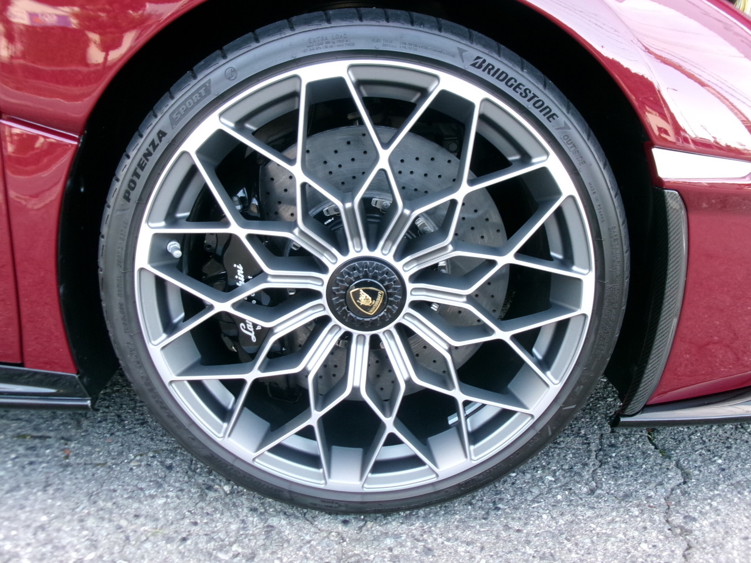 2023 Lamborghini Huracán STO — Photo 17 / 44