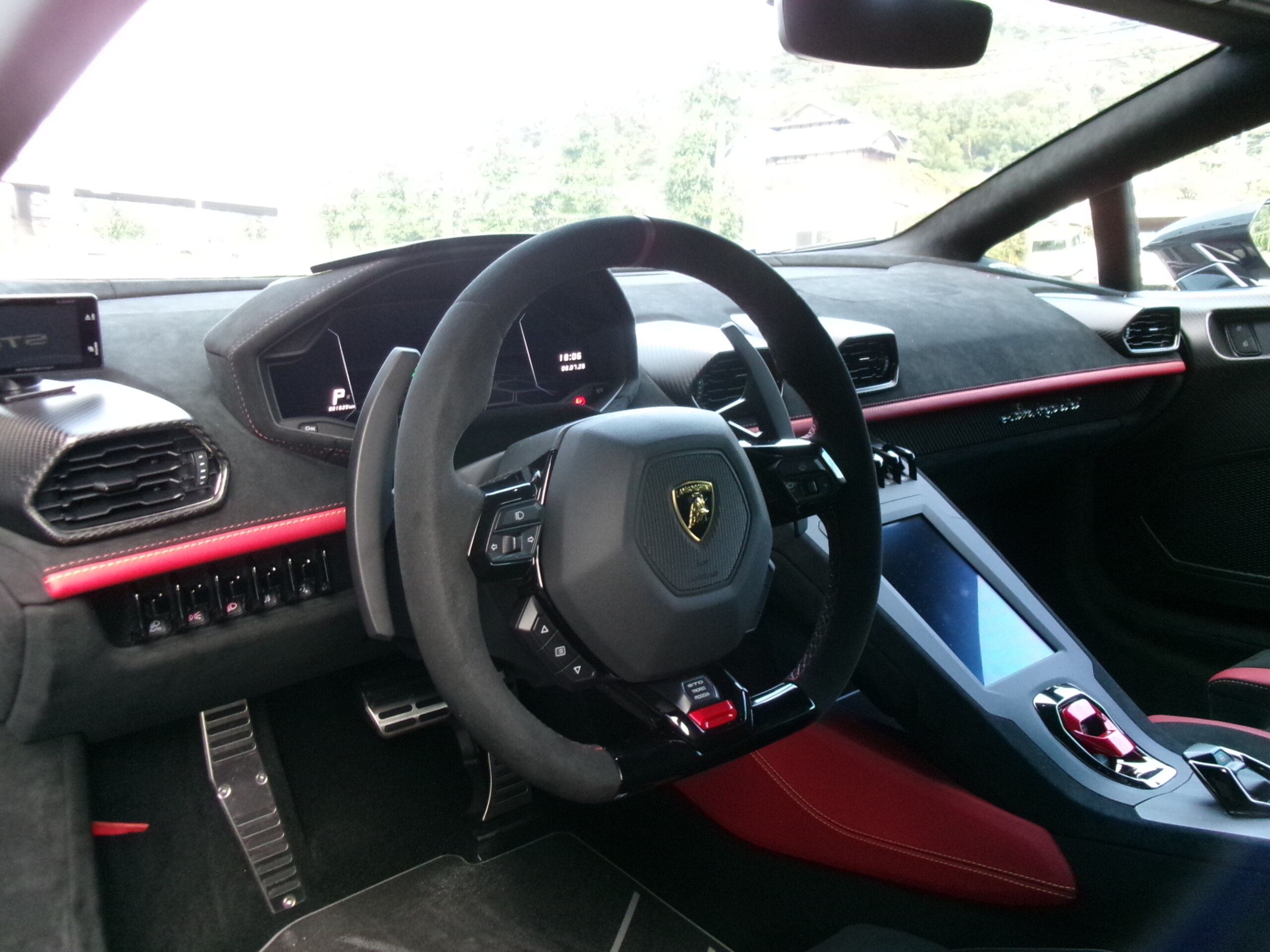 2023 Lamborghini Huracán STO — Photo 34 / 44