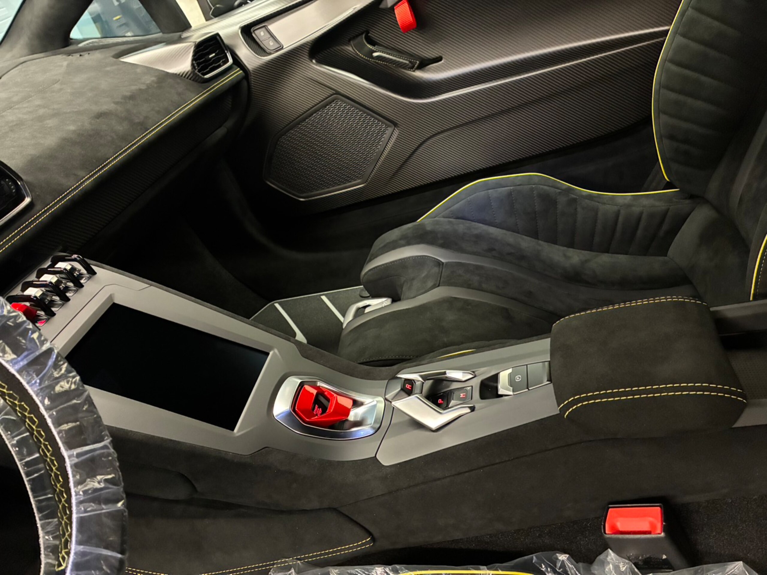 2023 Lamborghini Huracán STO — Photo 10 / 41