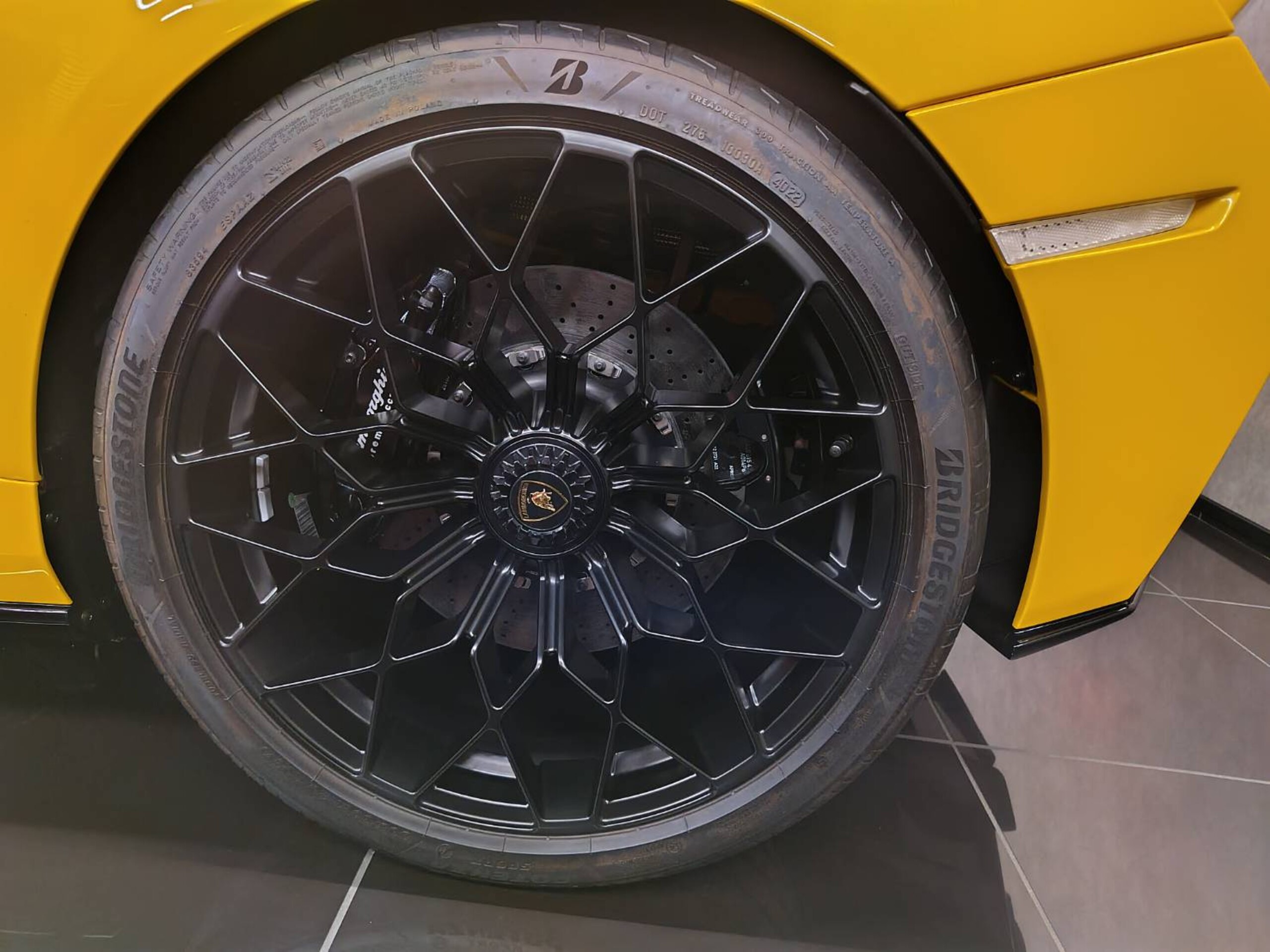 2023 Lamborghini Huracán STO — Photo 15 / 41