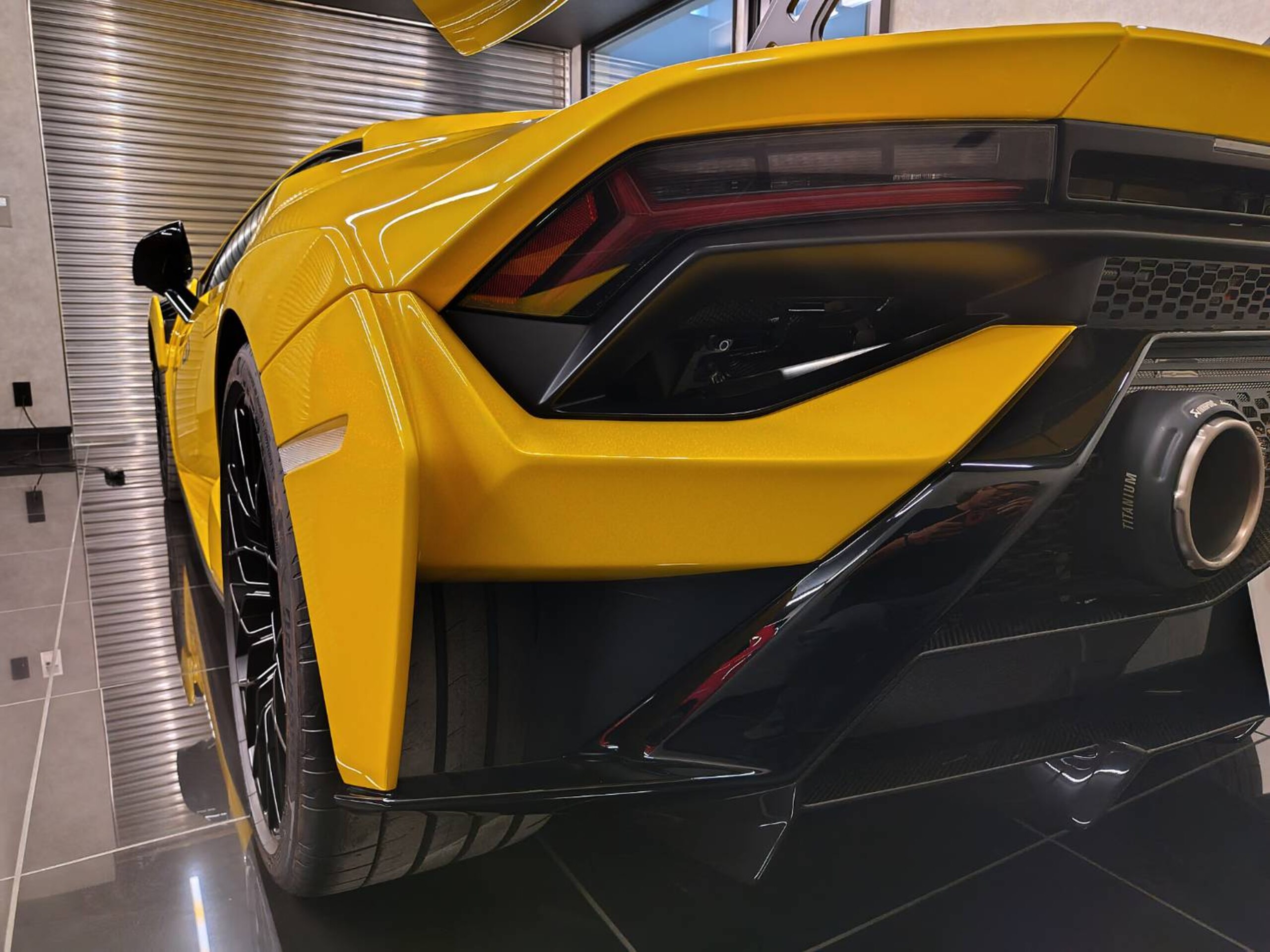 2023 Lamborghini Huracán STO — Photo 17 / 41