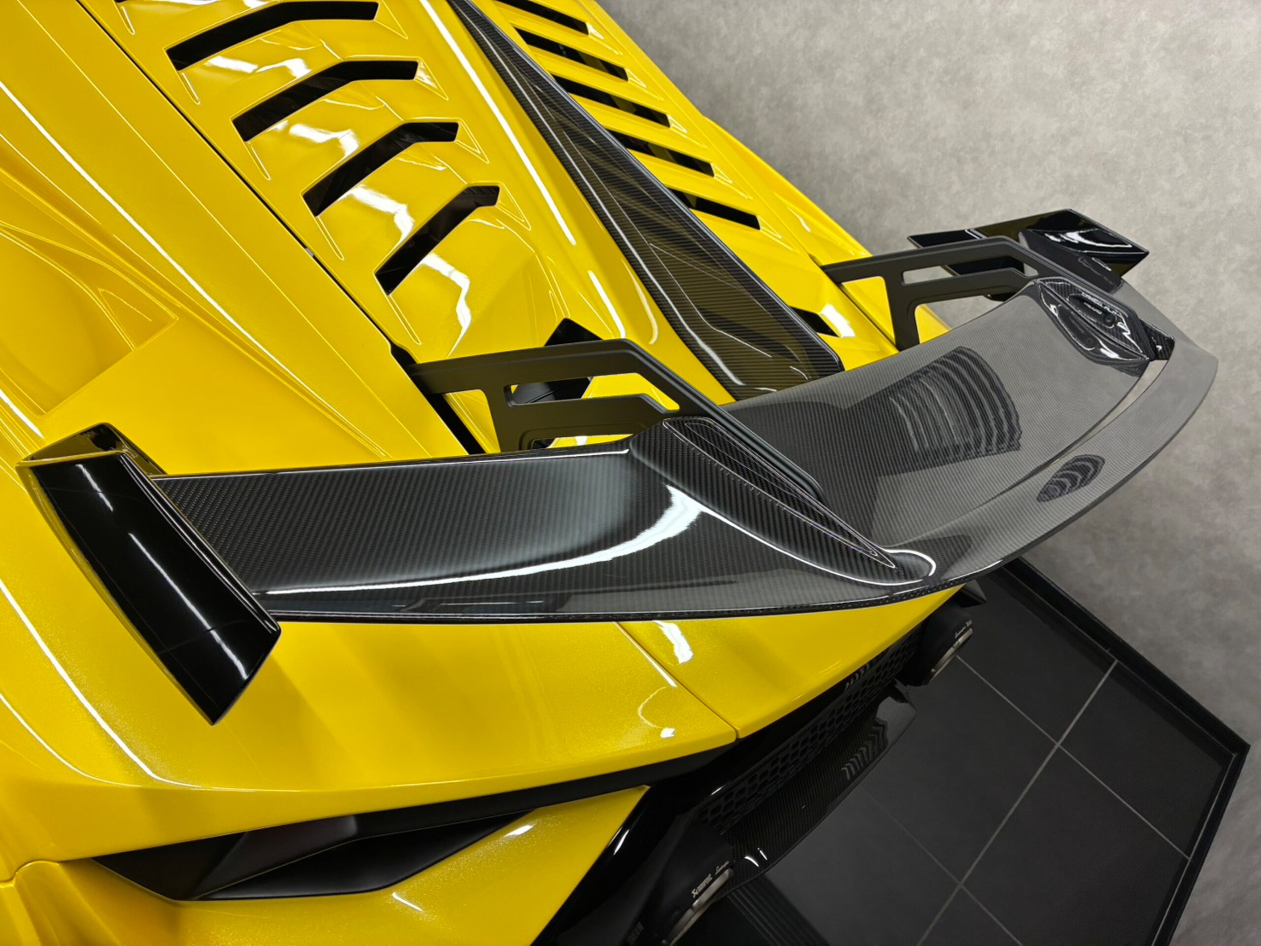 2023 Lamborghini Huracán STO — Photo 20 / 41