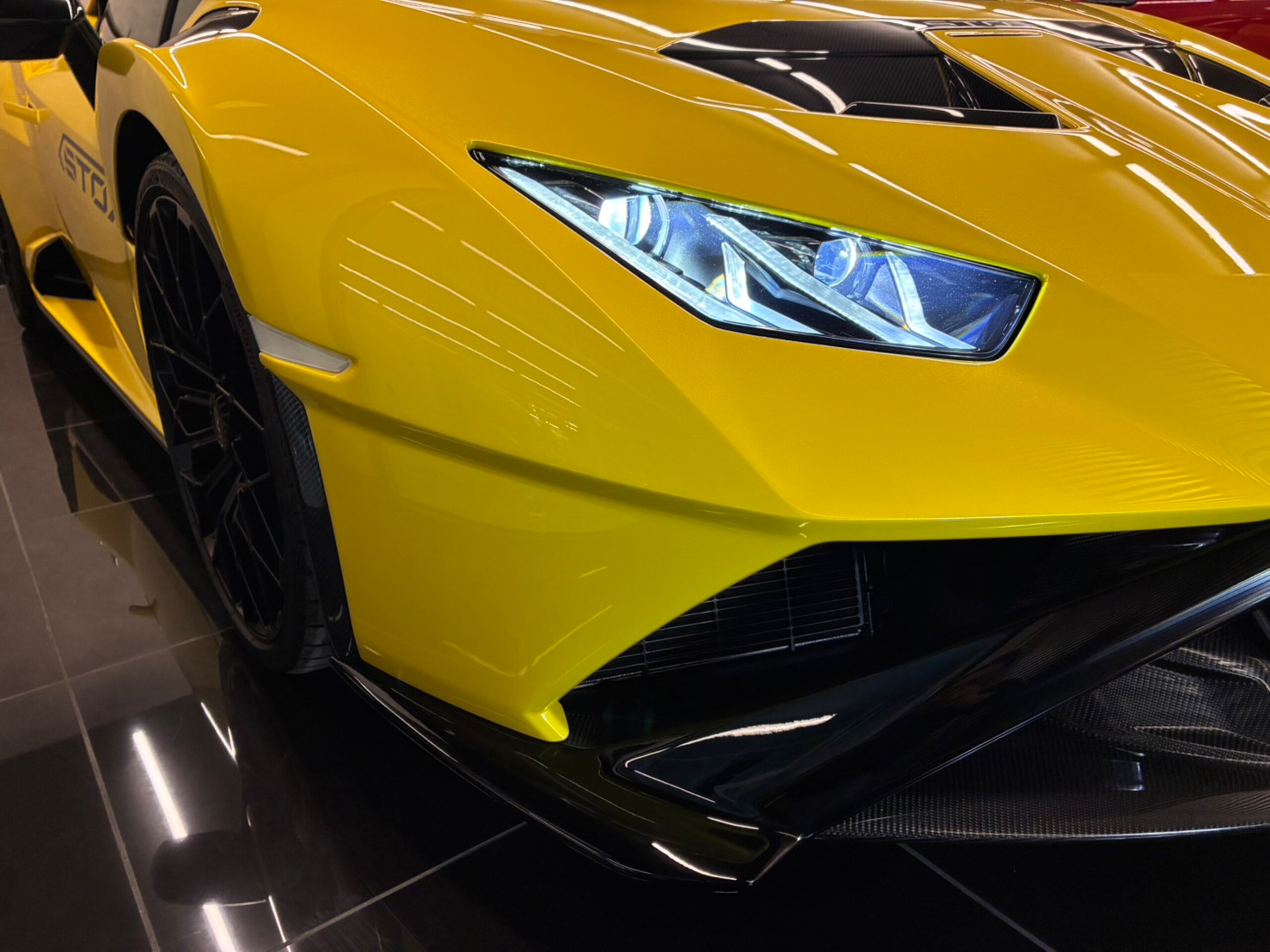 2023 Lamborghini Huracán STO — Photo 22 / 41