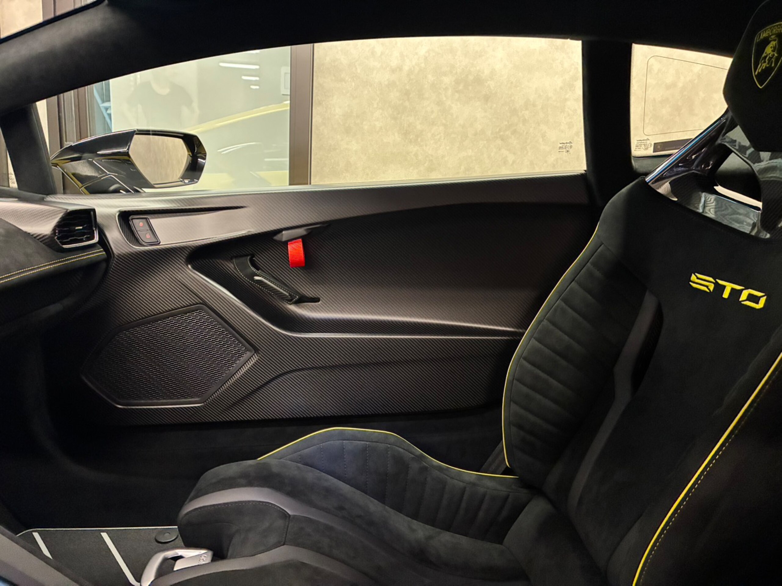 2023 Lamborghini Huracán STO — Photo 29 / 41