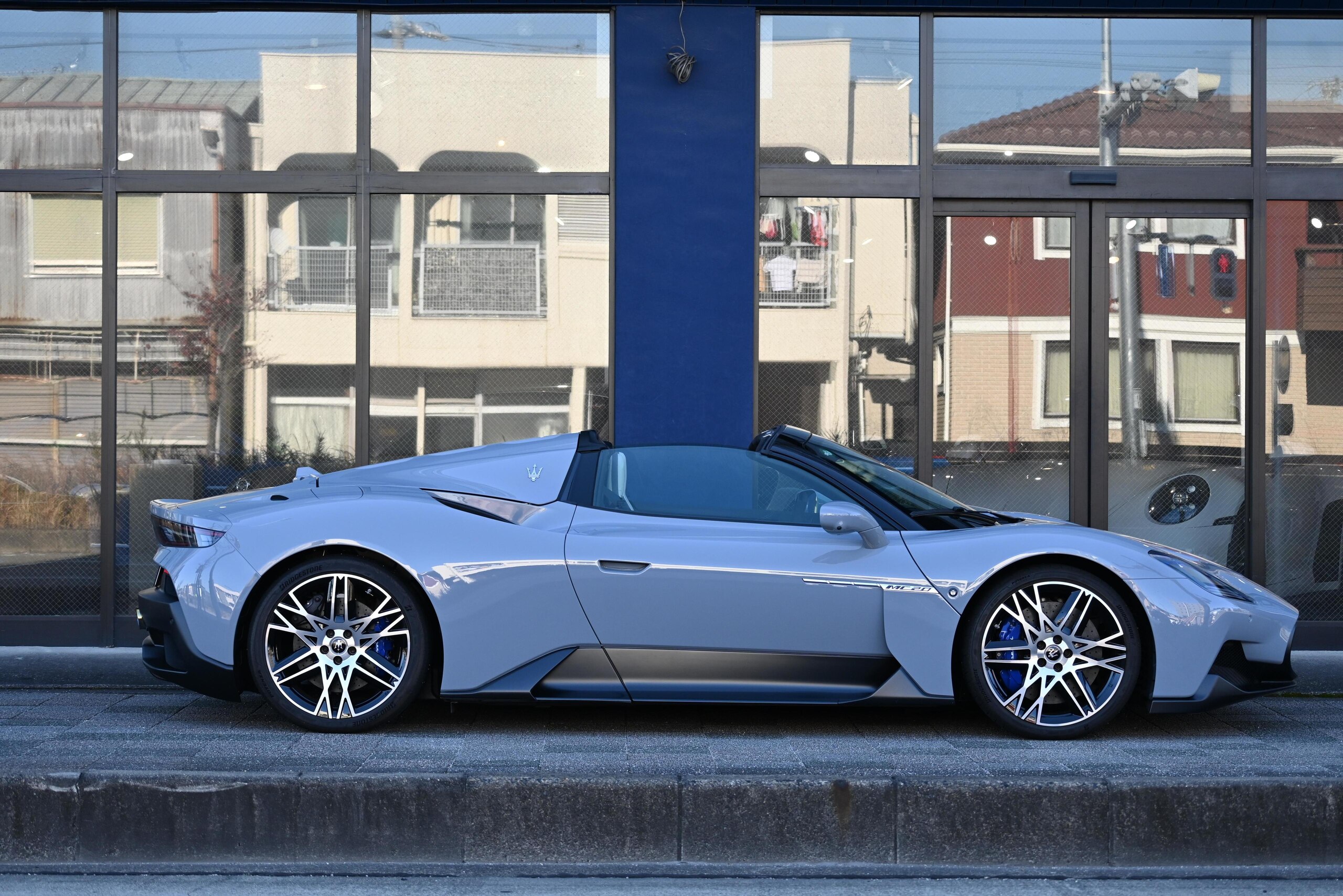2023 Maserati MC20 Cielo Carbon brakes for sale in Japan