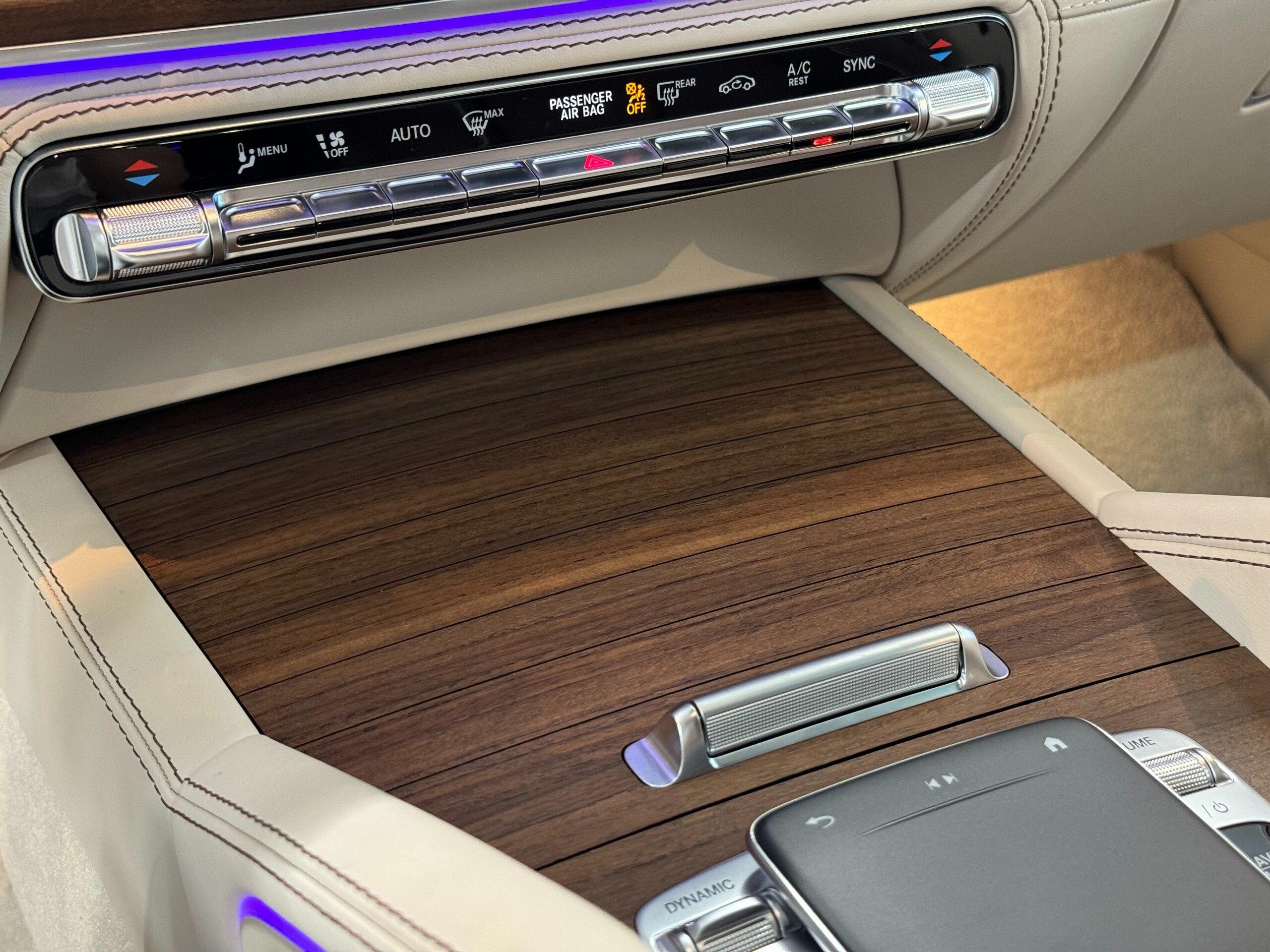 2023 Mercedes Benz Maybach GLS 600 4Matic — Photo 8 / 49