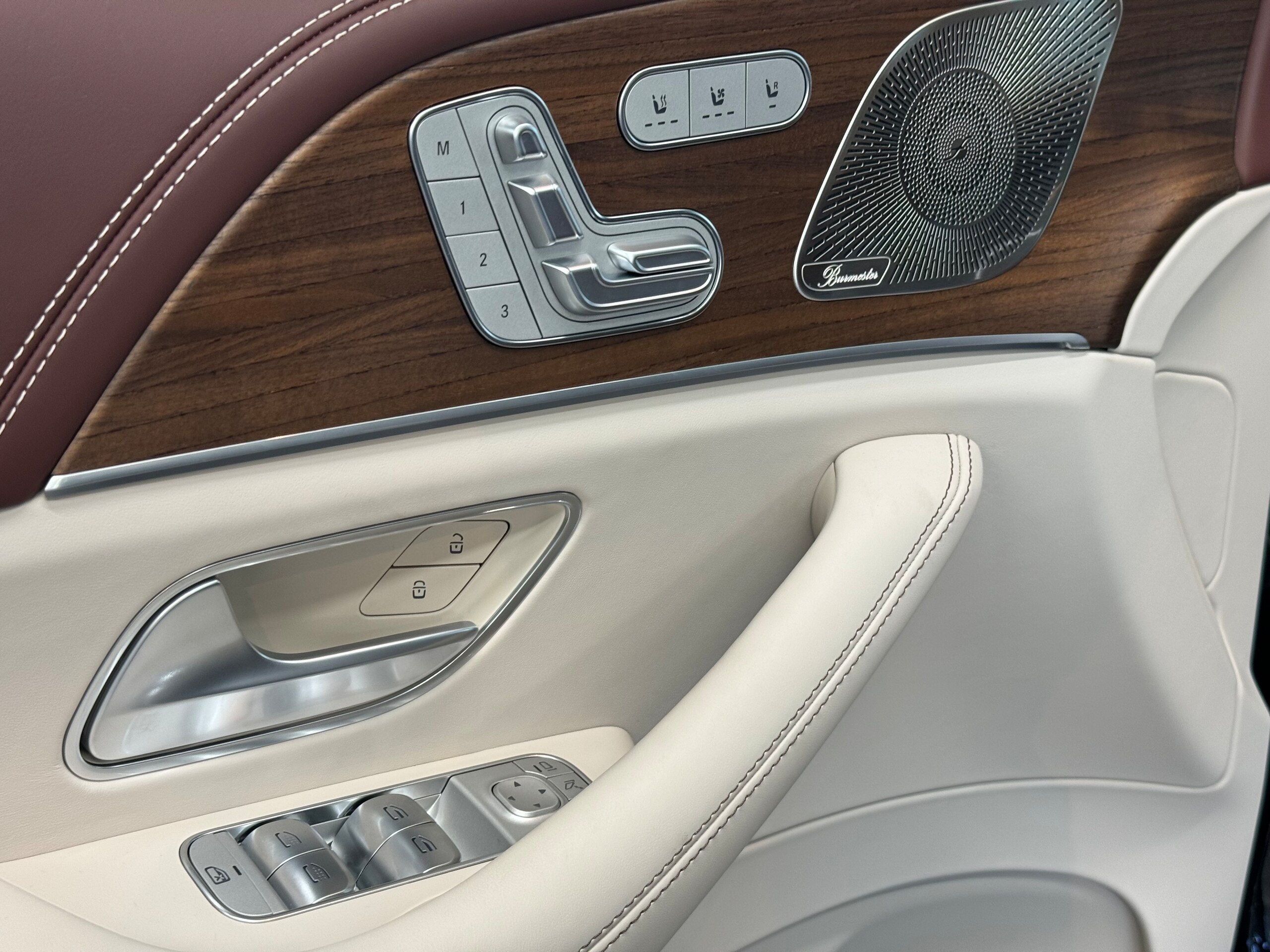 2023 Mercedes Benz Maybach GLS 600 4Matic — Photo 9 / 49